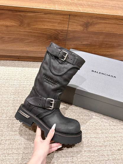 Balenciaga Must-Have for Cool-Girls , Dark-Style Venom Boots