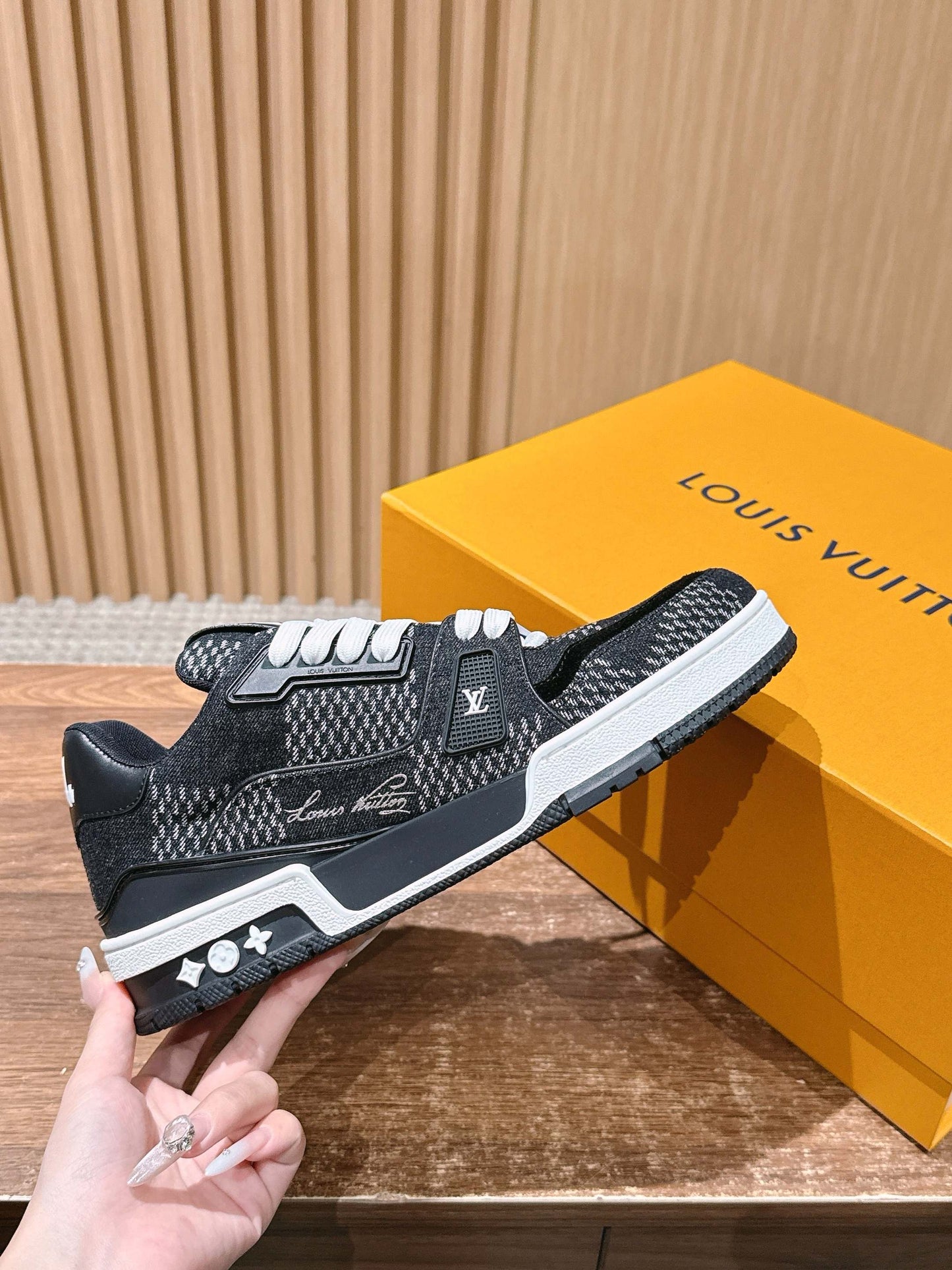 LV Trainer Series 49