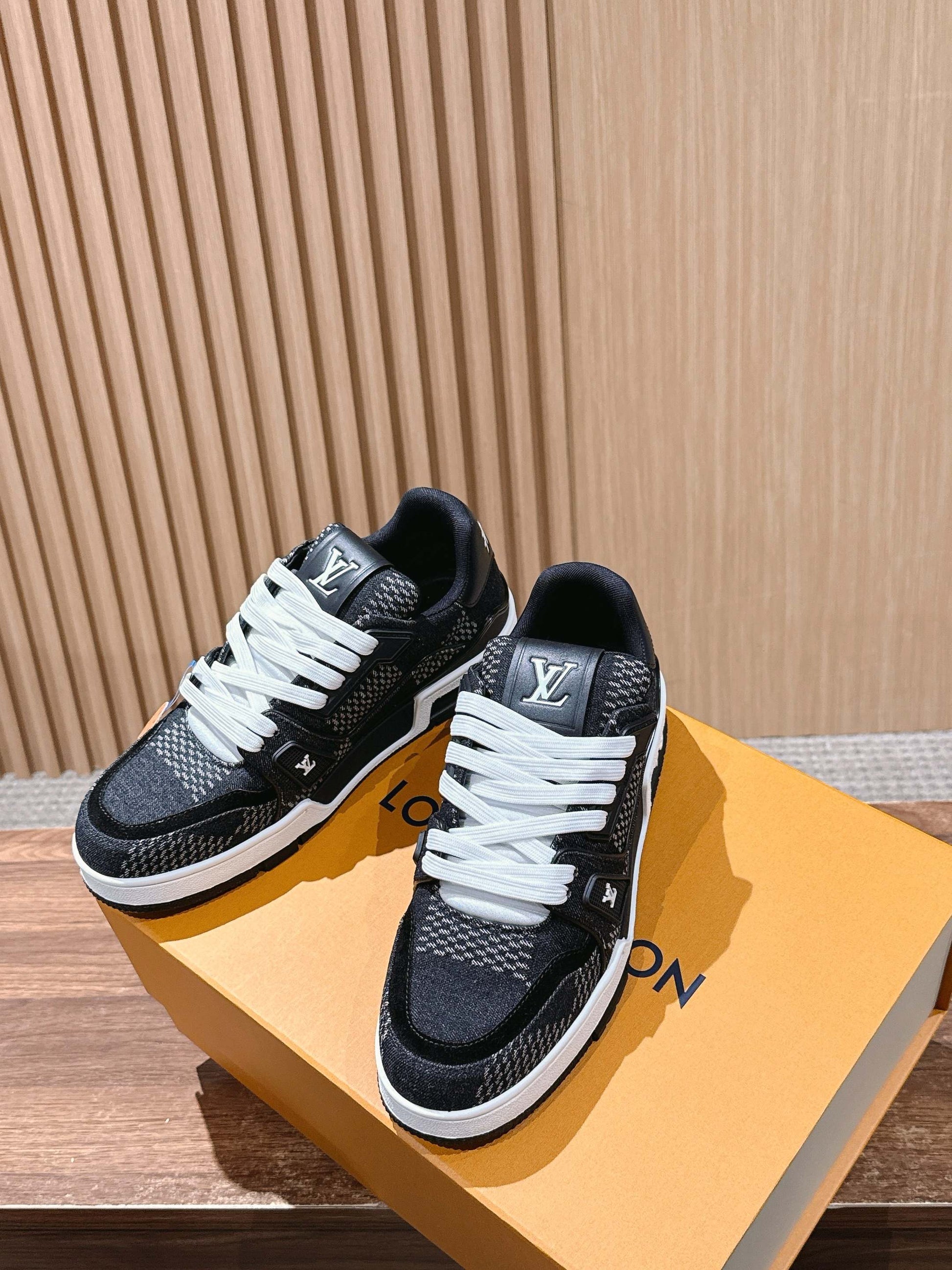 LV Trainer Series 49