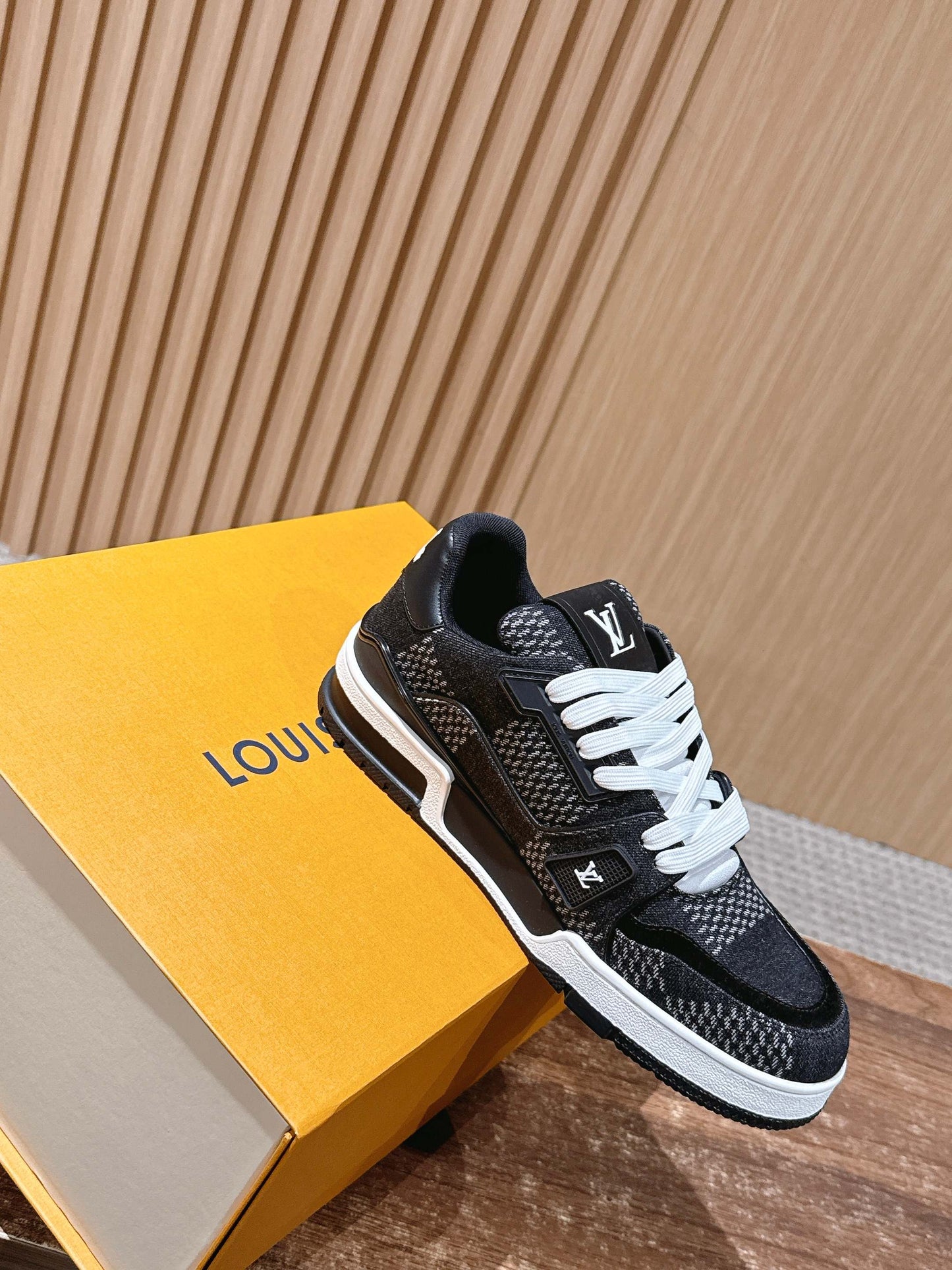 LV Trainer Series 49