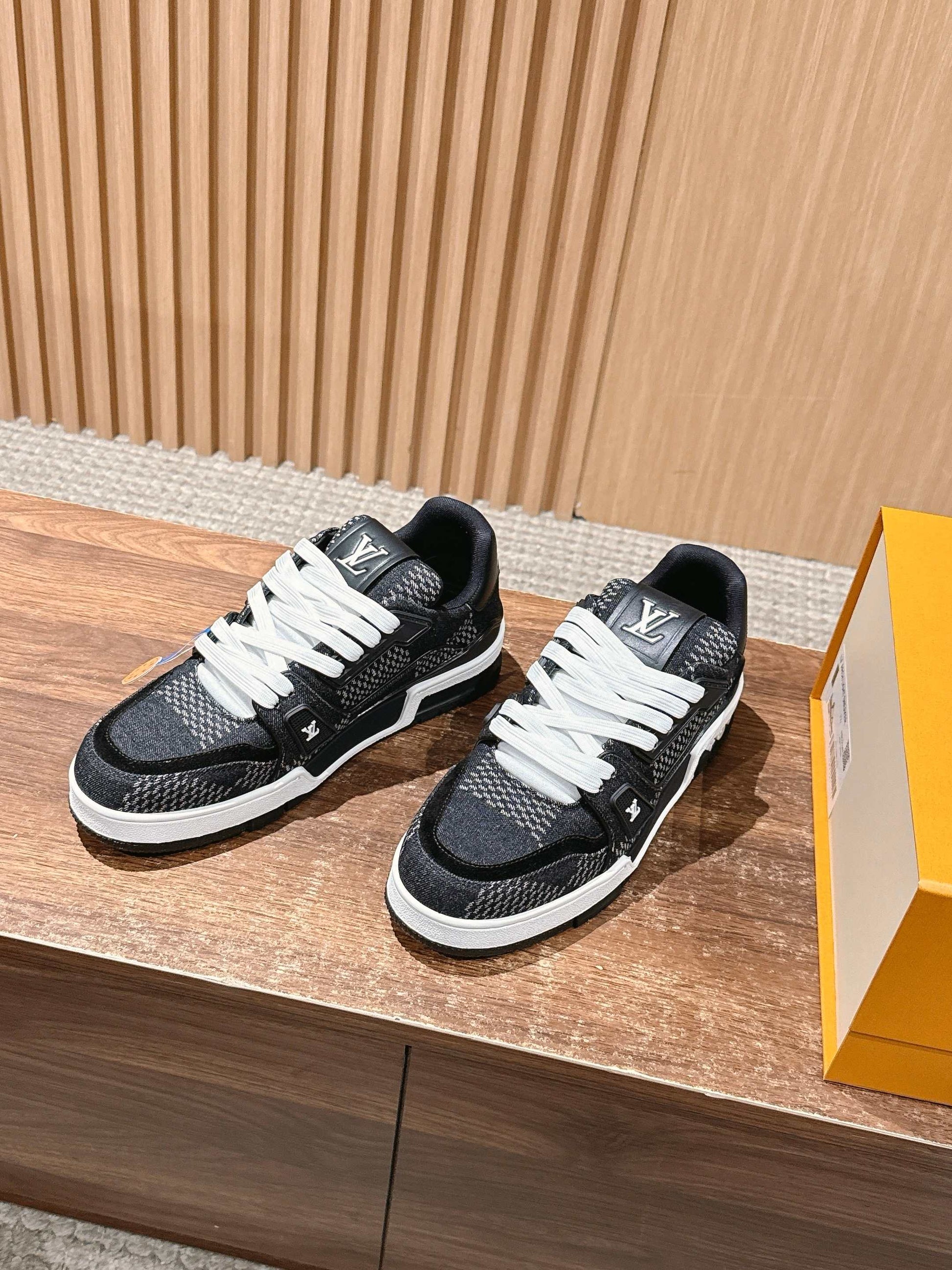 LV Trainer Series 49