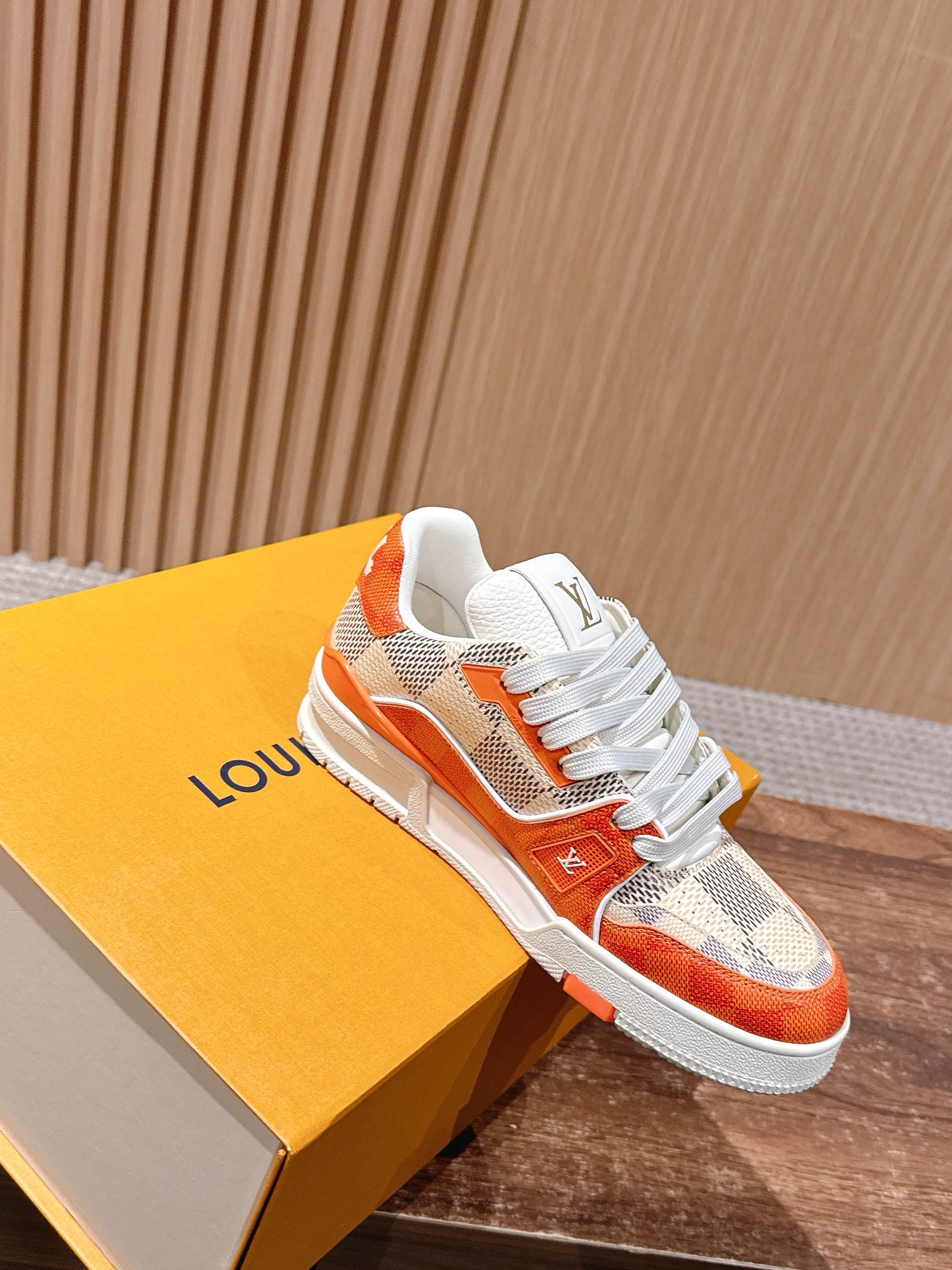 LV Trainer Series 43
