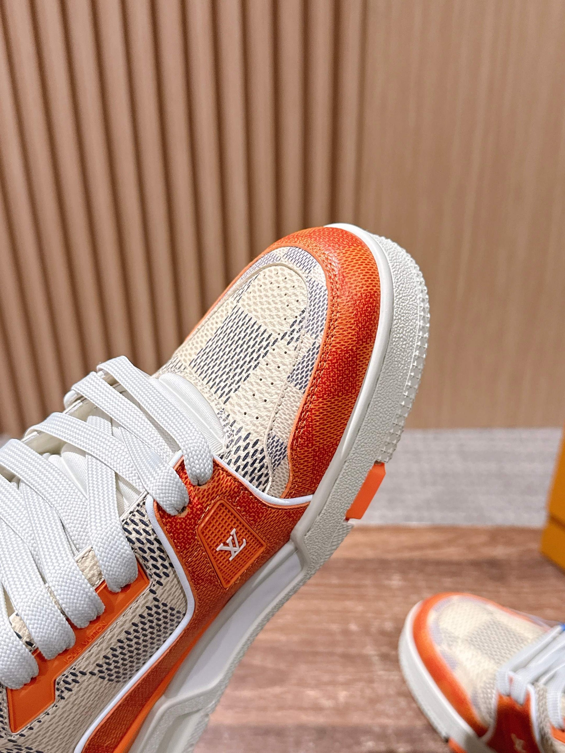 LV Trainer Series 43