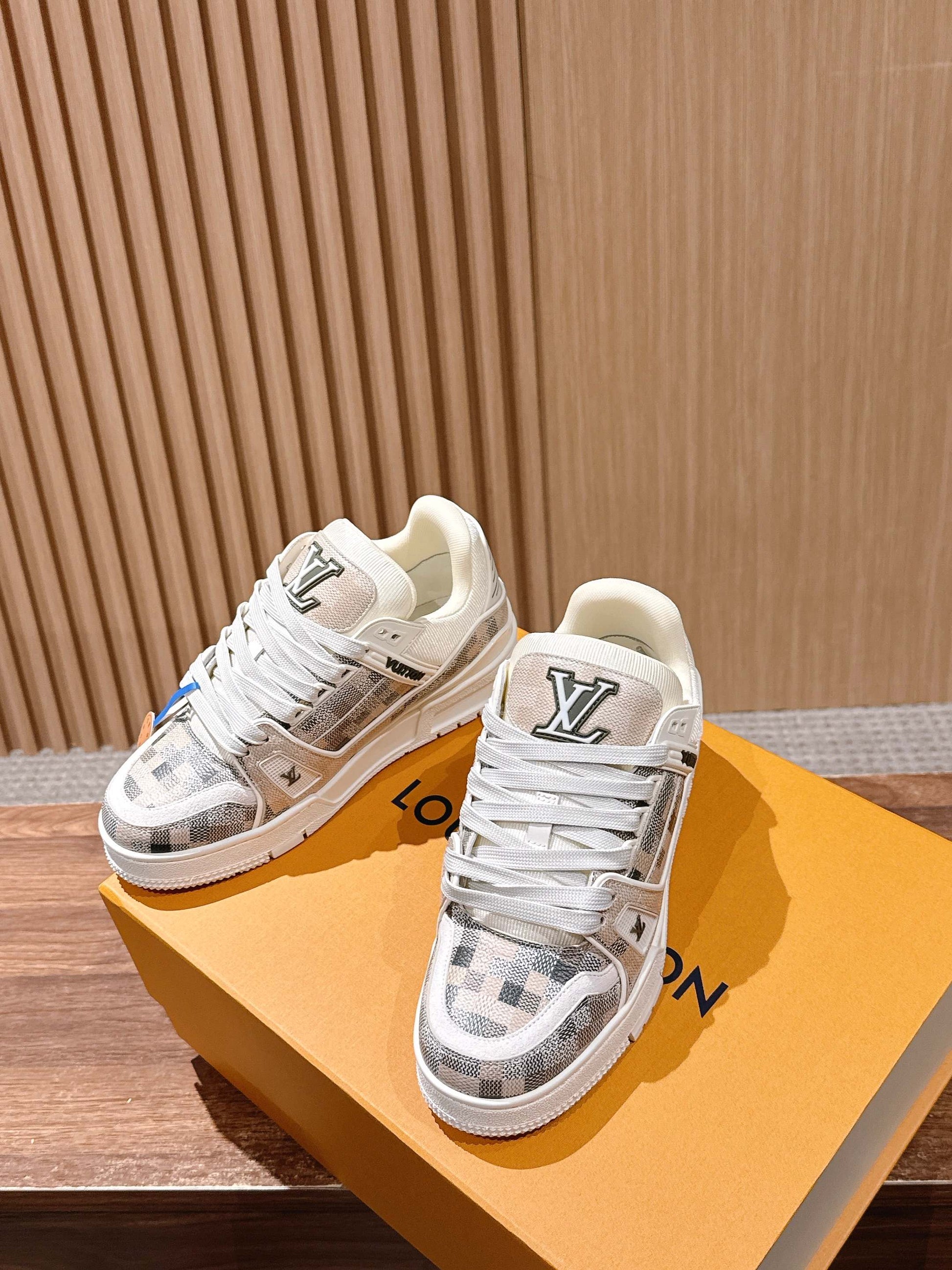 LV Trainer Series 42