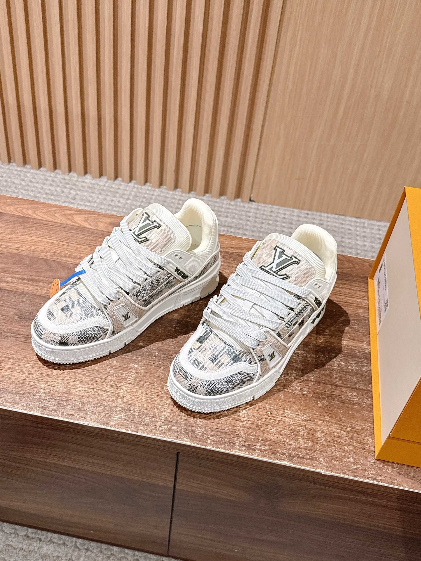 LV Trainer Series 42