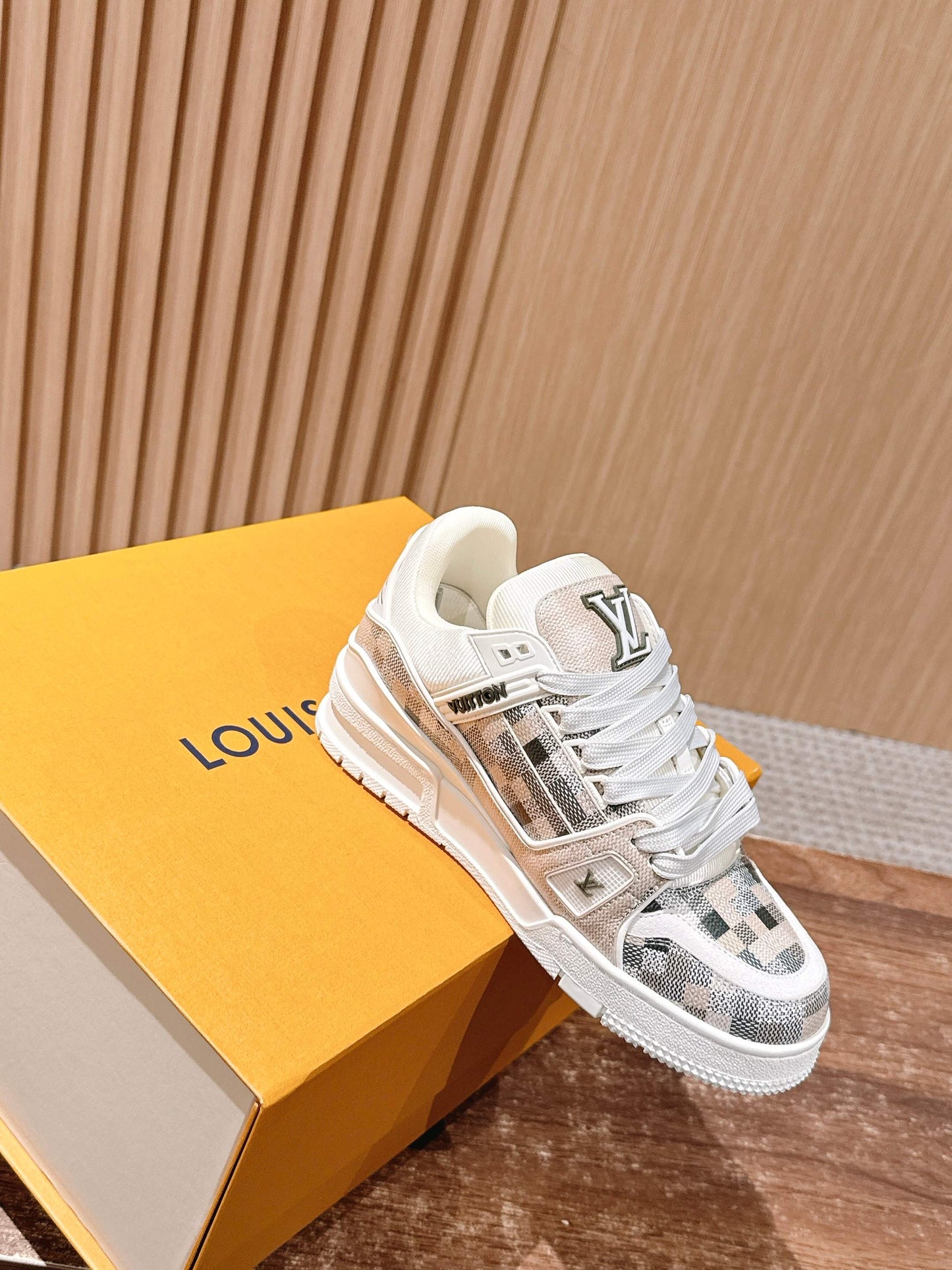 LV Trainer Series 42