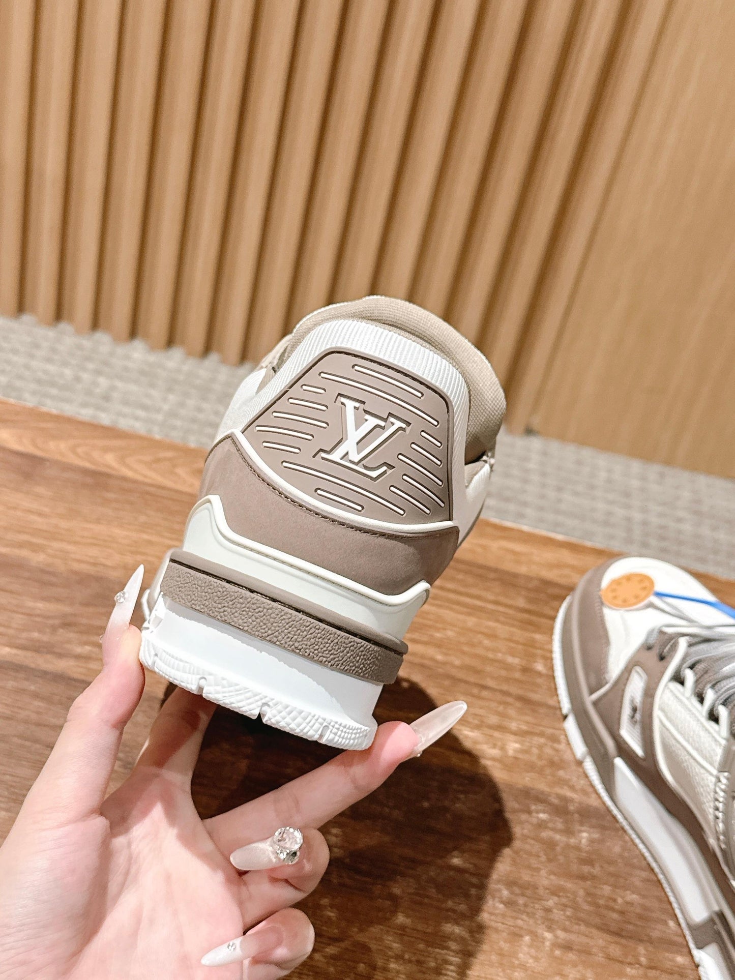 LV Trainer Series 37