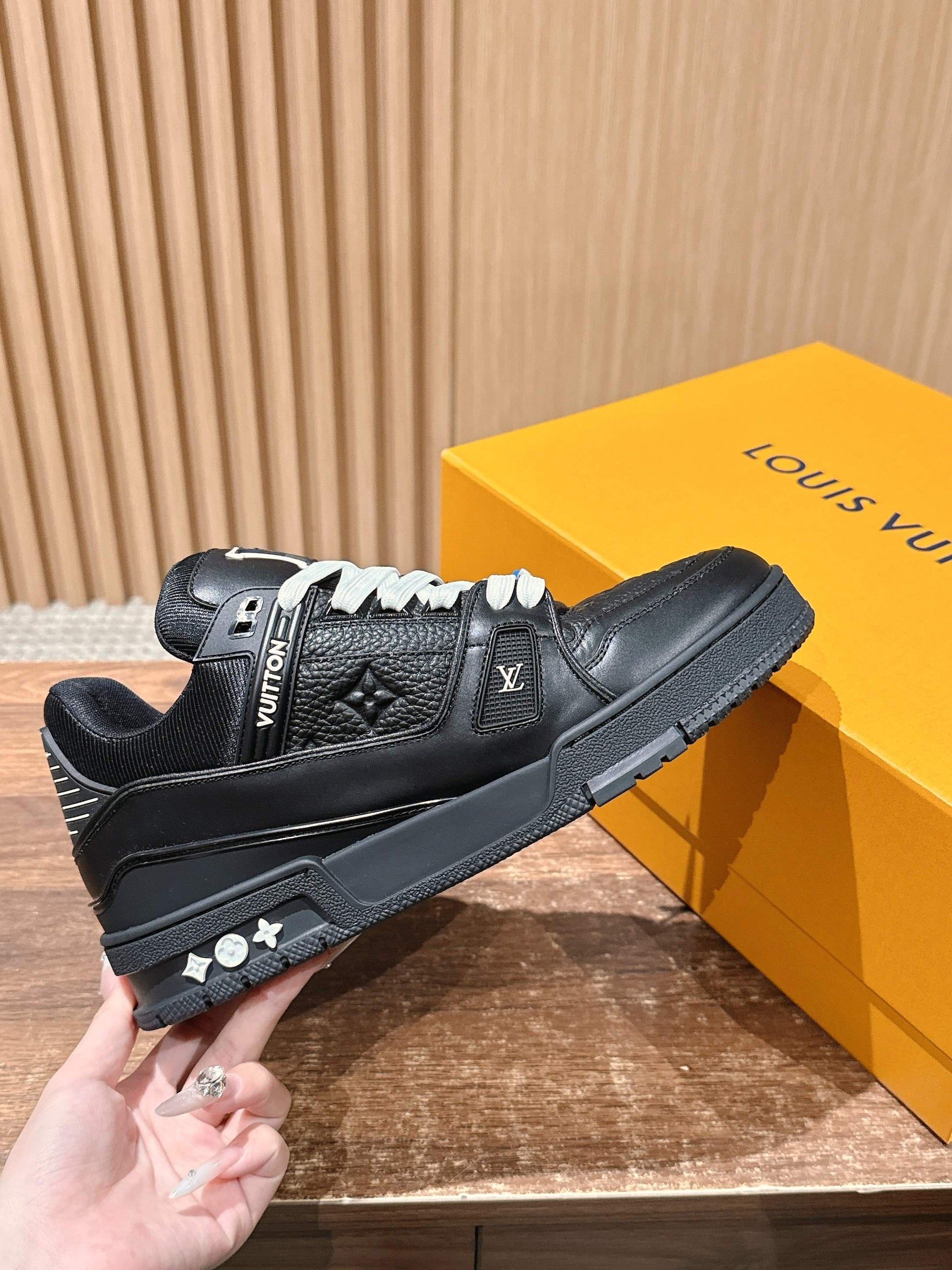 LV Trainer Series 33