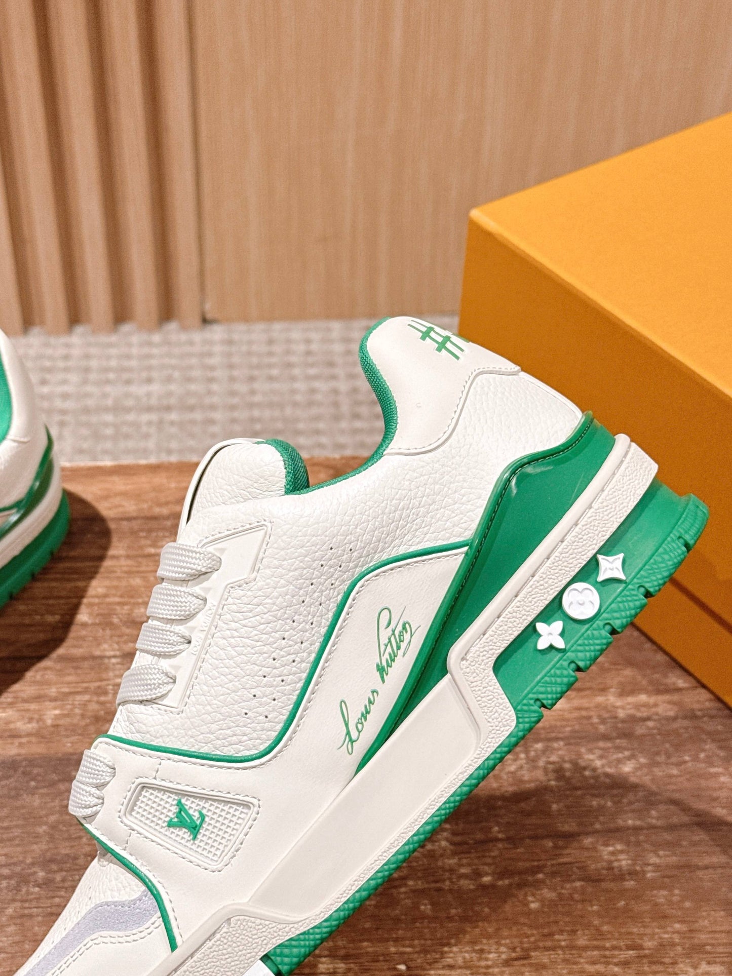 LV Trainer Series 32