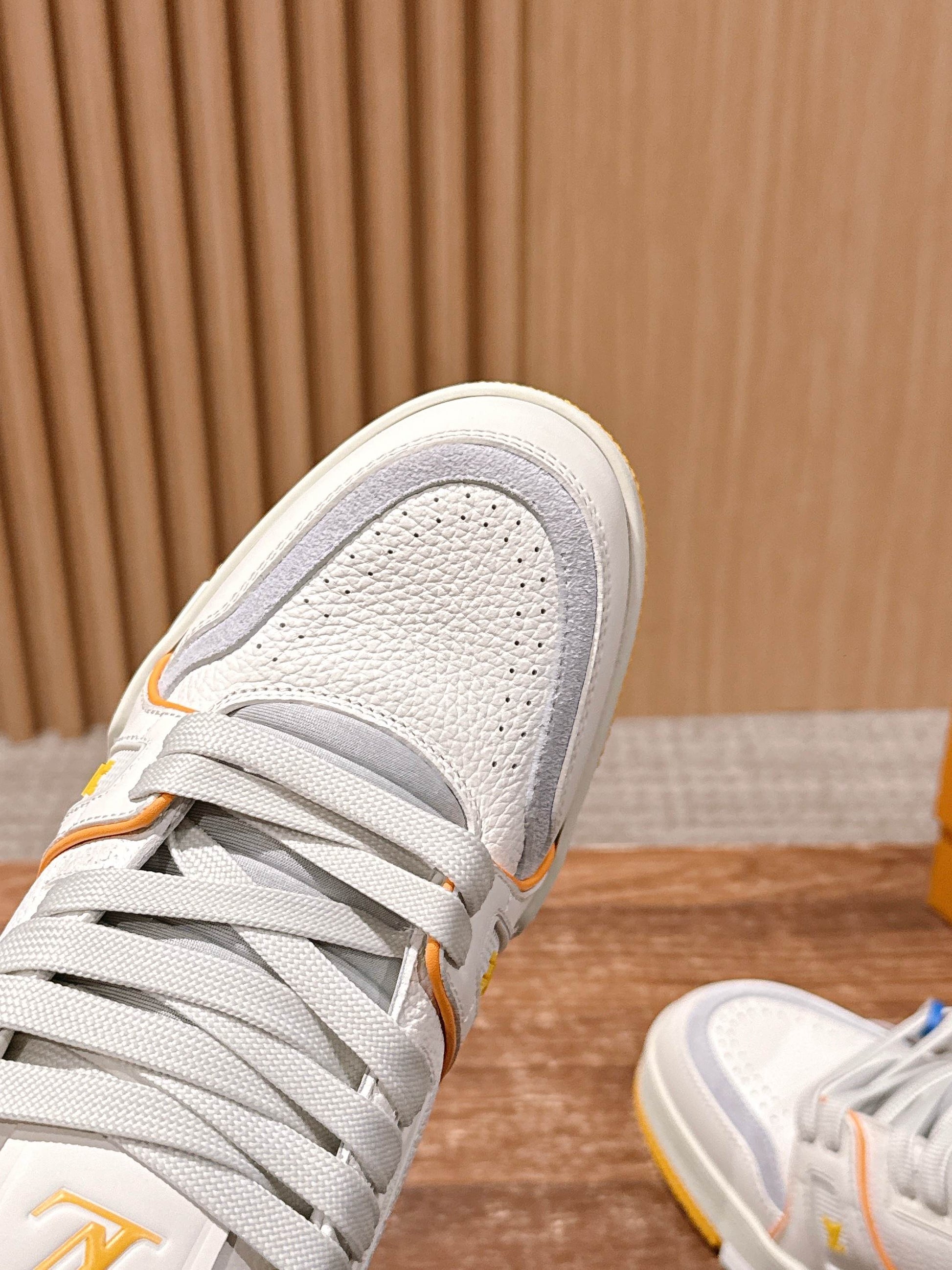 LV Trainer Series 28