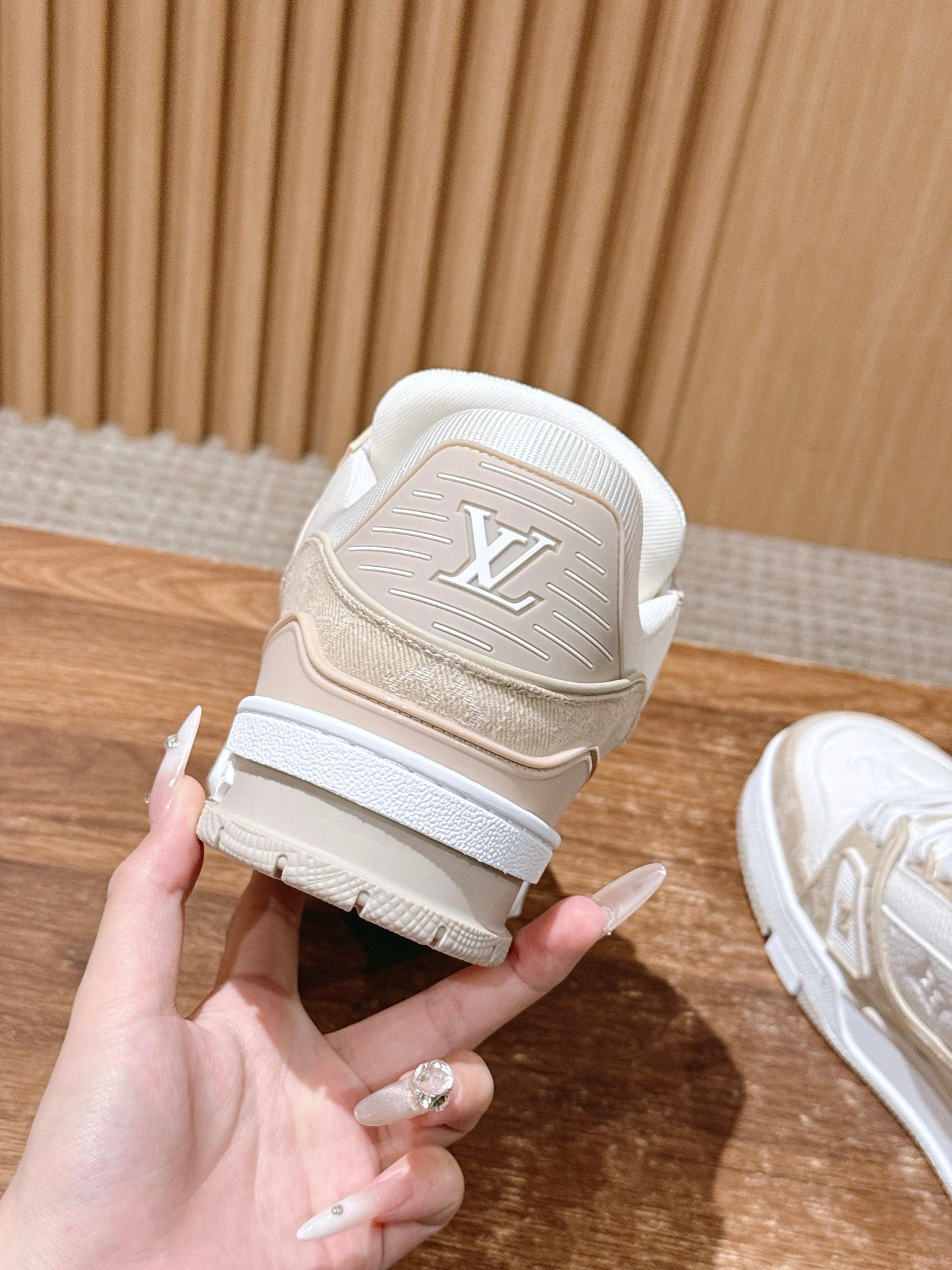 LV Trainer Series 19