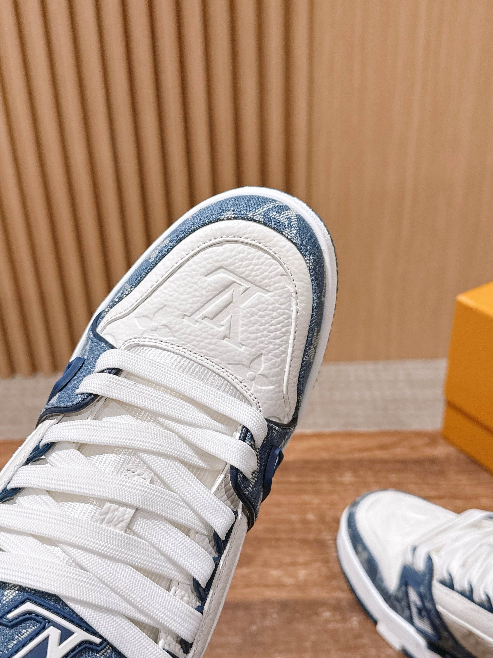 LV Trainer Series 18