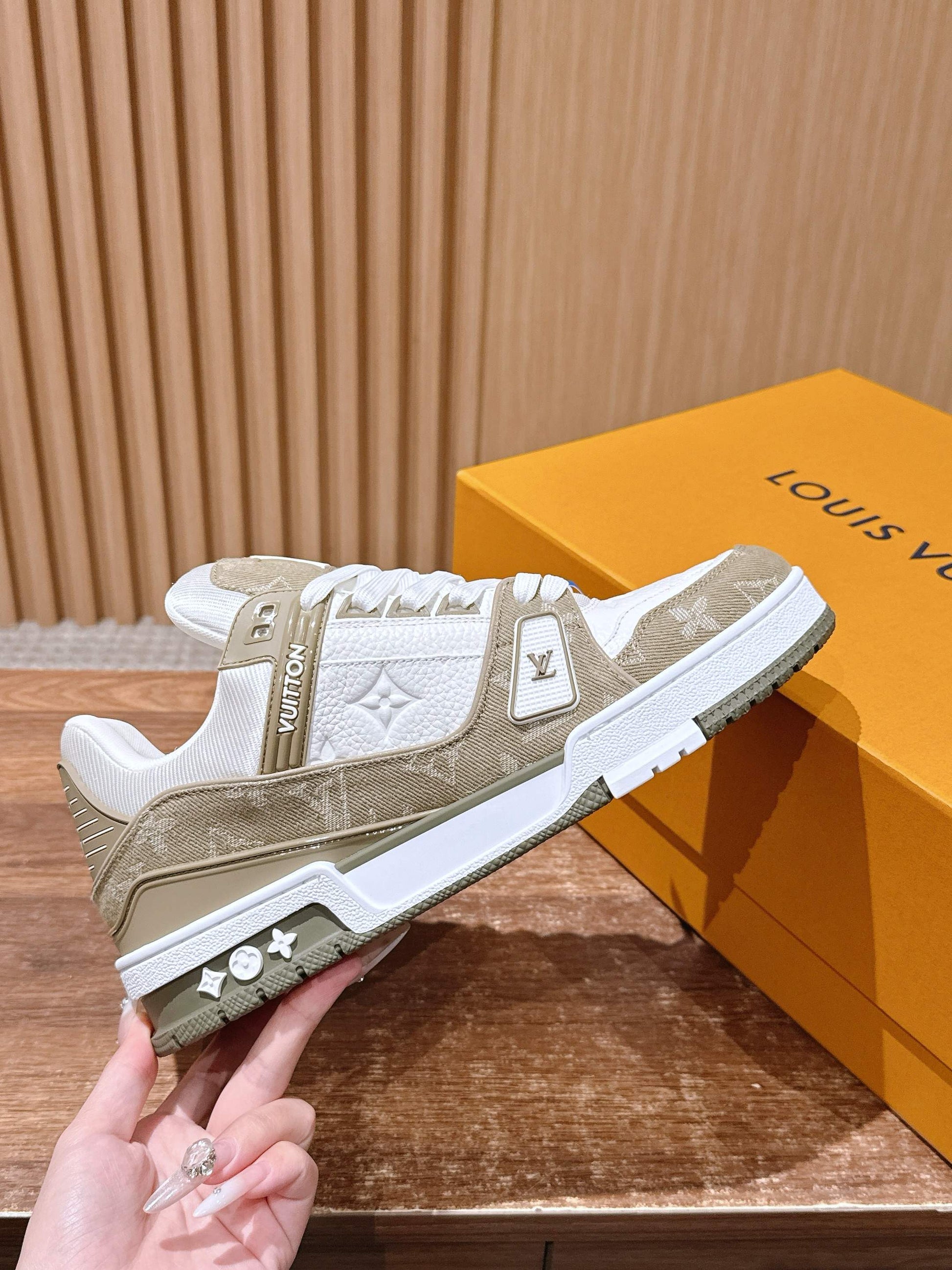 LV Trainer Series 17