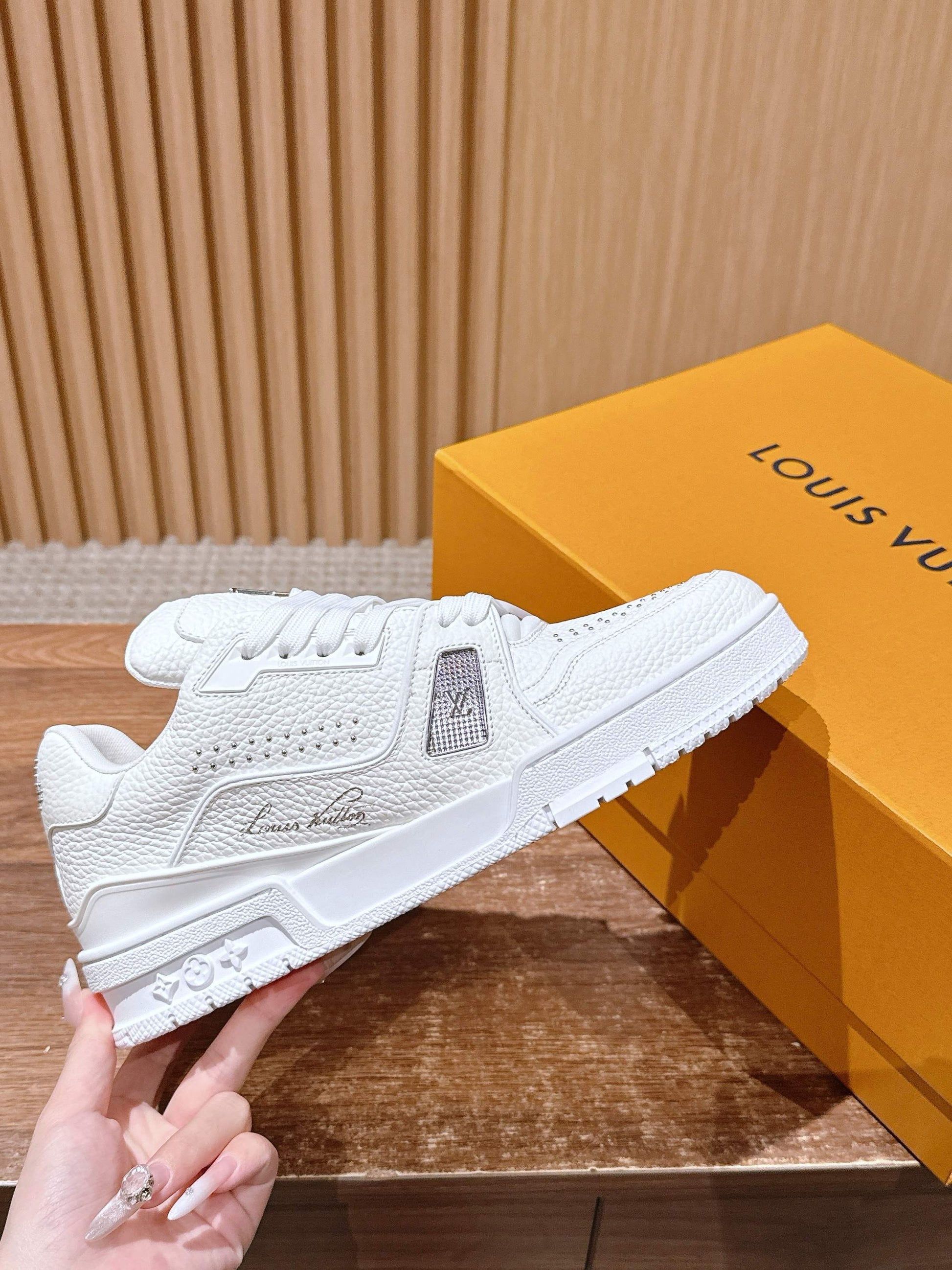 LV Trainer Series 16