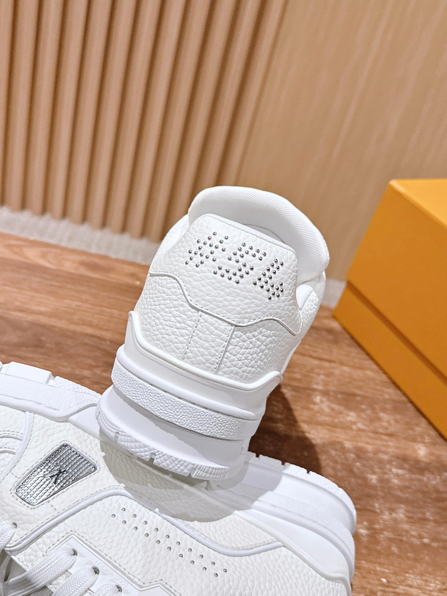 LV Trainer Series 16