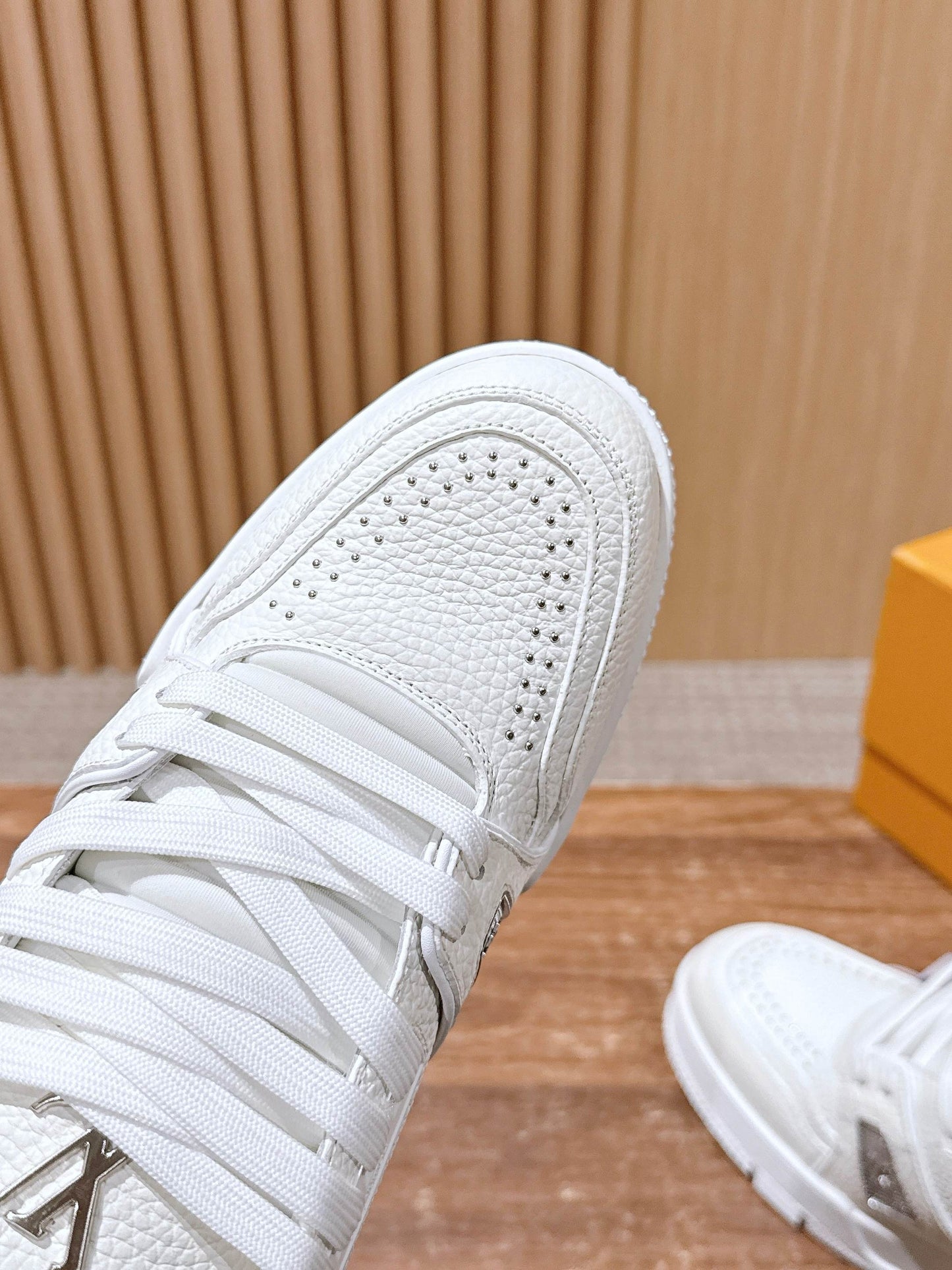 LV Trainer Series 16