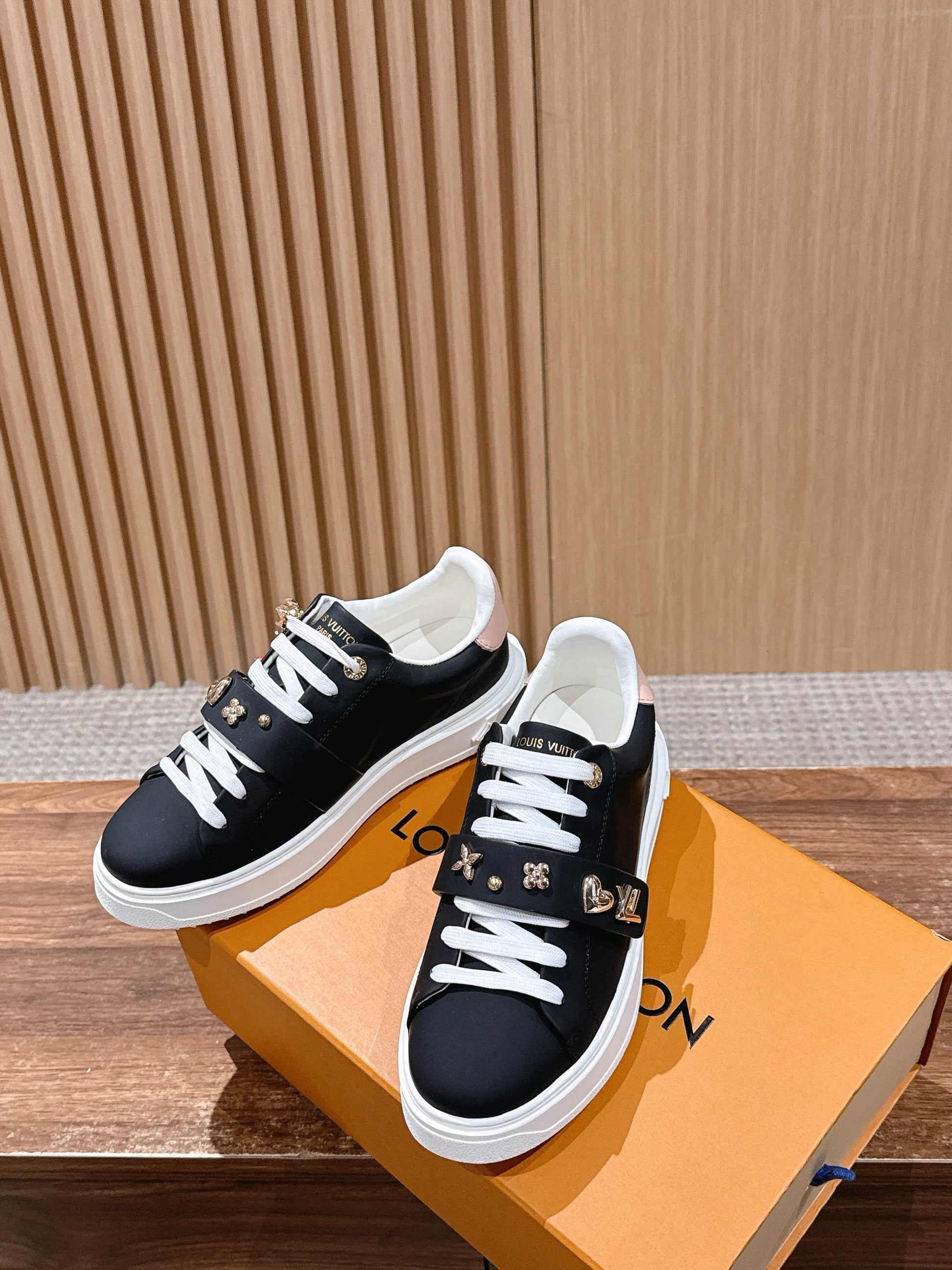 LV Time Out Sneaker Series 16