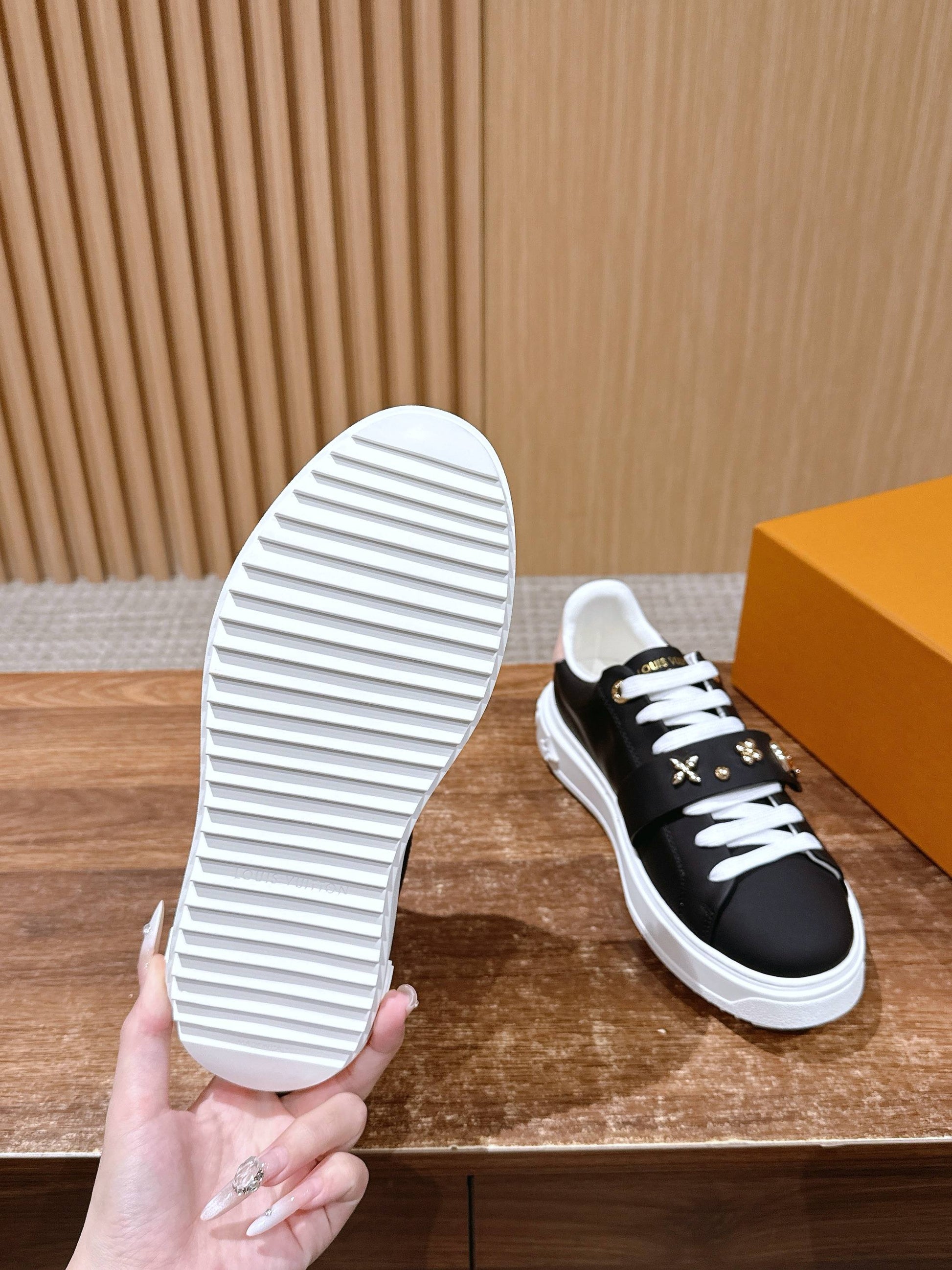 LV Time Out Sneaker Series 16