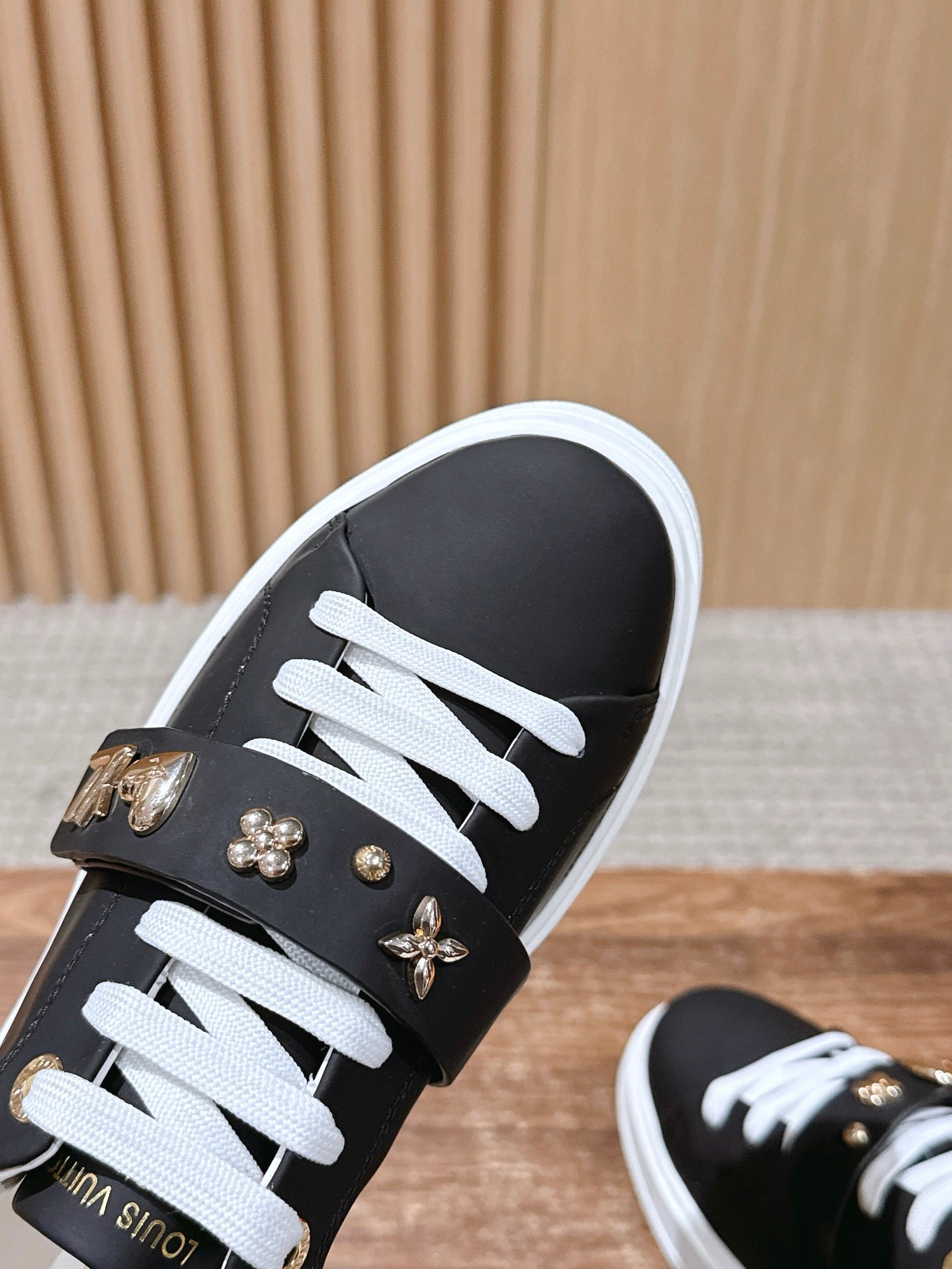 LV Time Out Sneaker Series 16