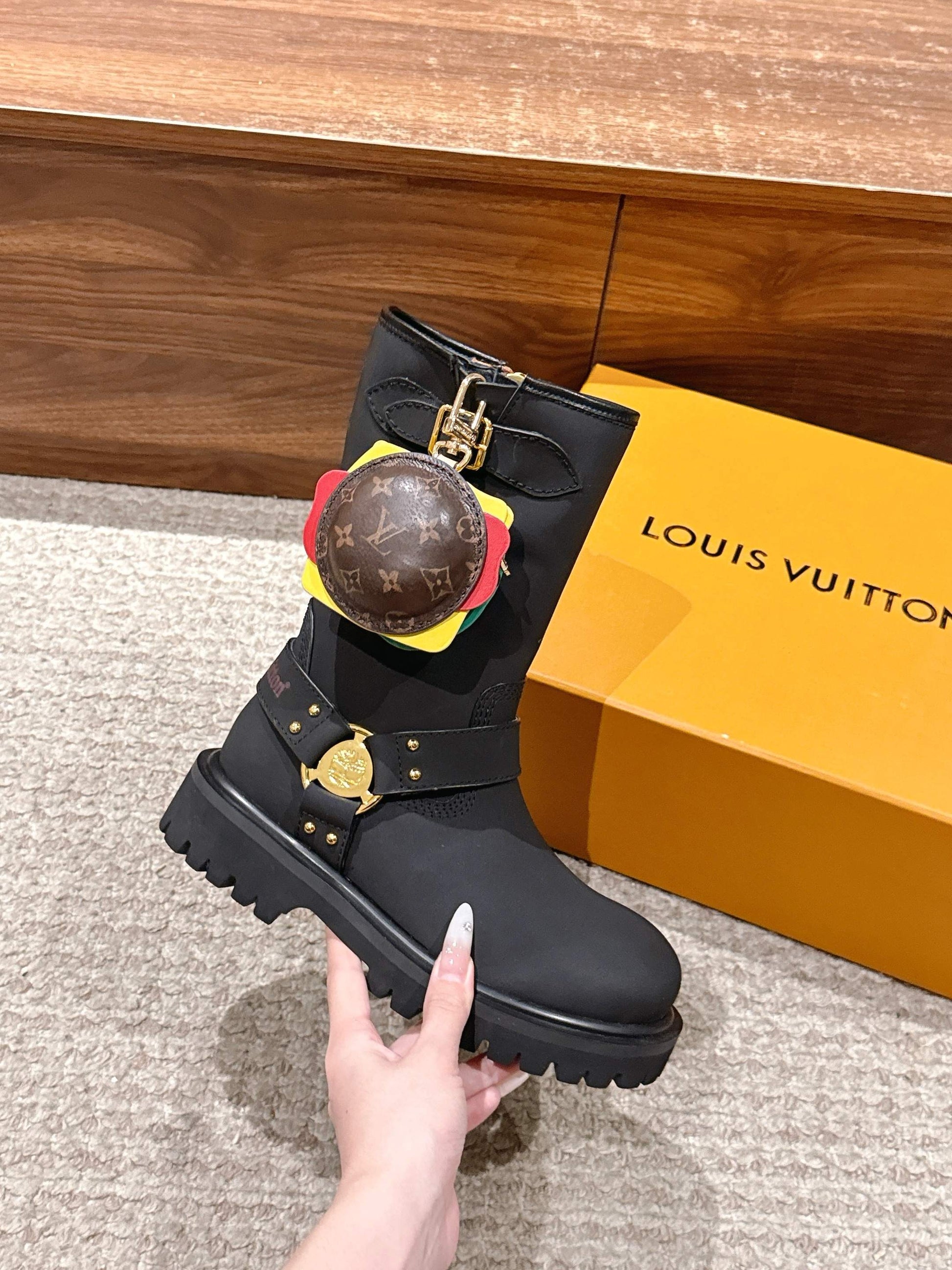 LV * Timberland Short Boots‌ Black 02