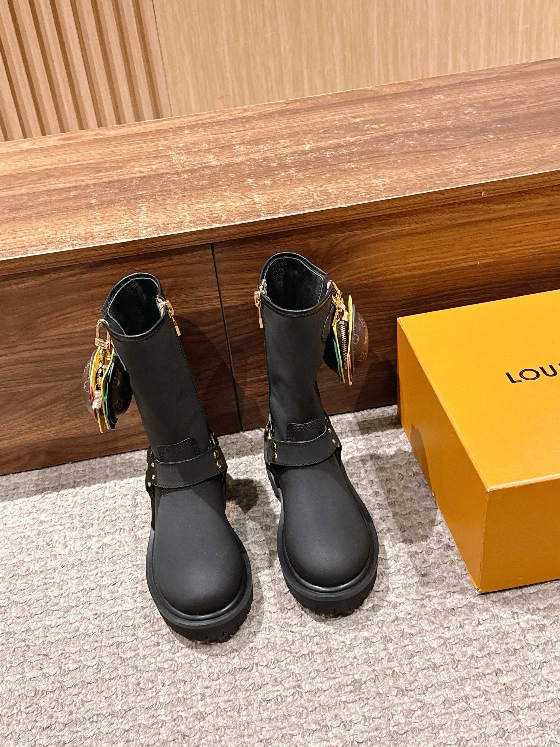LV * Timberland Short Boots‌ Matte Black 03