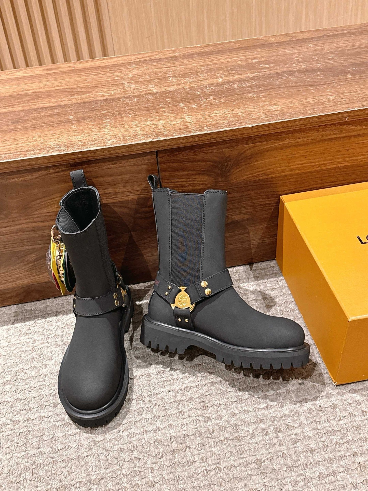 LV * Timberland Short Boots‌ Matte Black 02