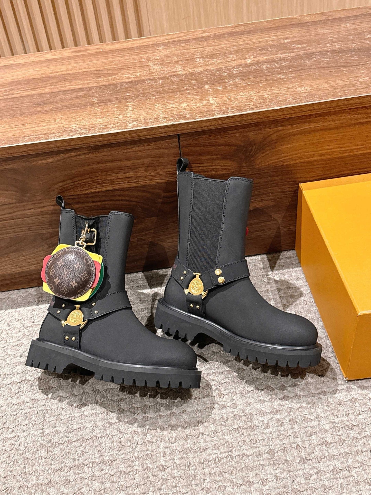 LV * Timberland Short Boots‌ Matte Black 02