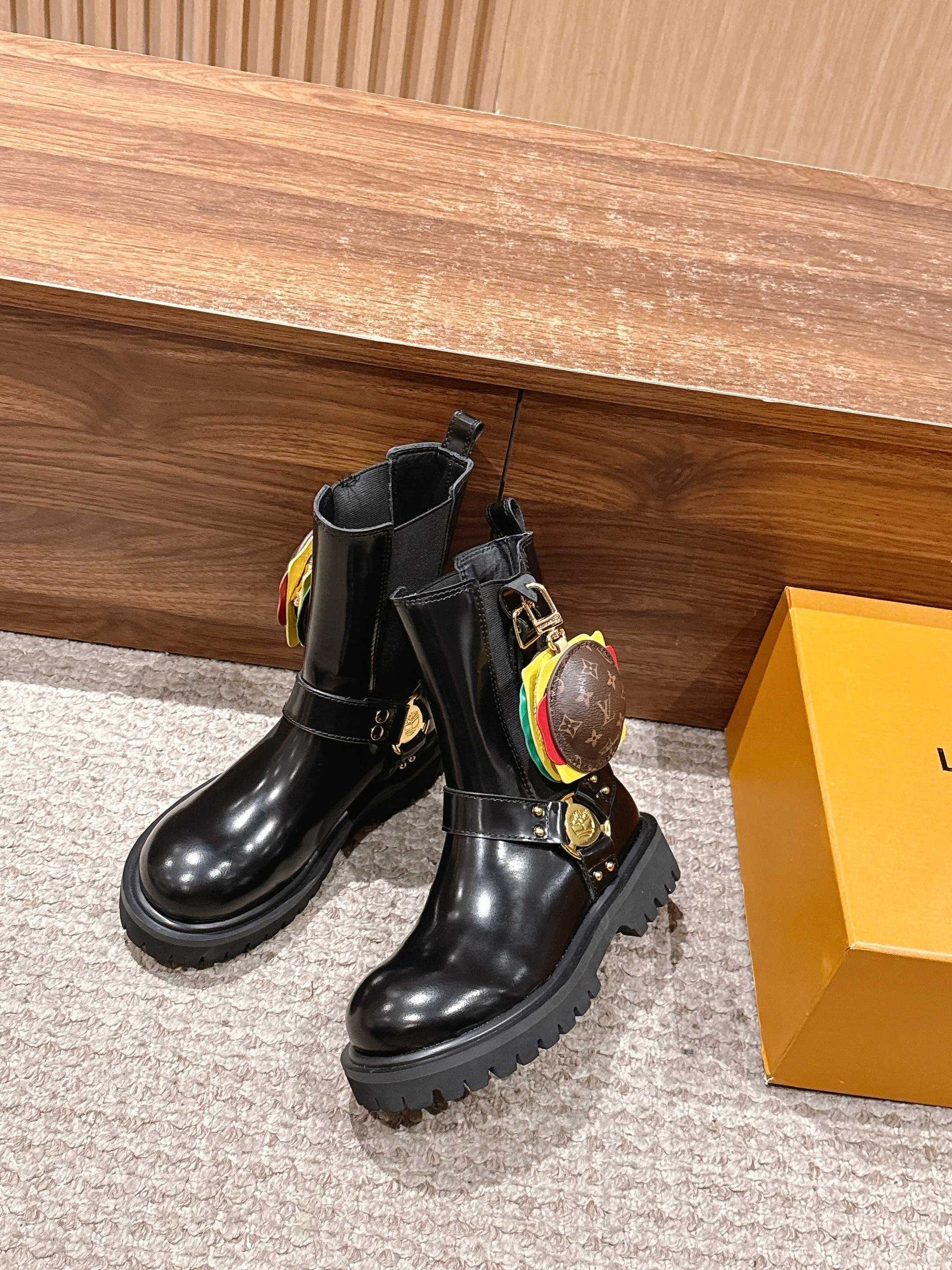 LV * Timberland Short Boots‌ Black 03