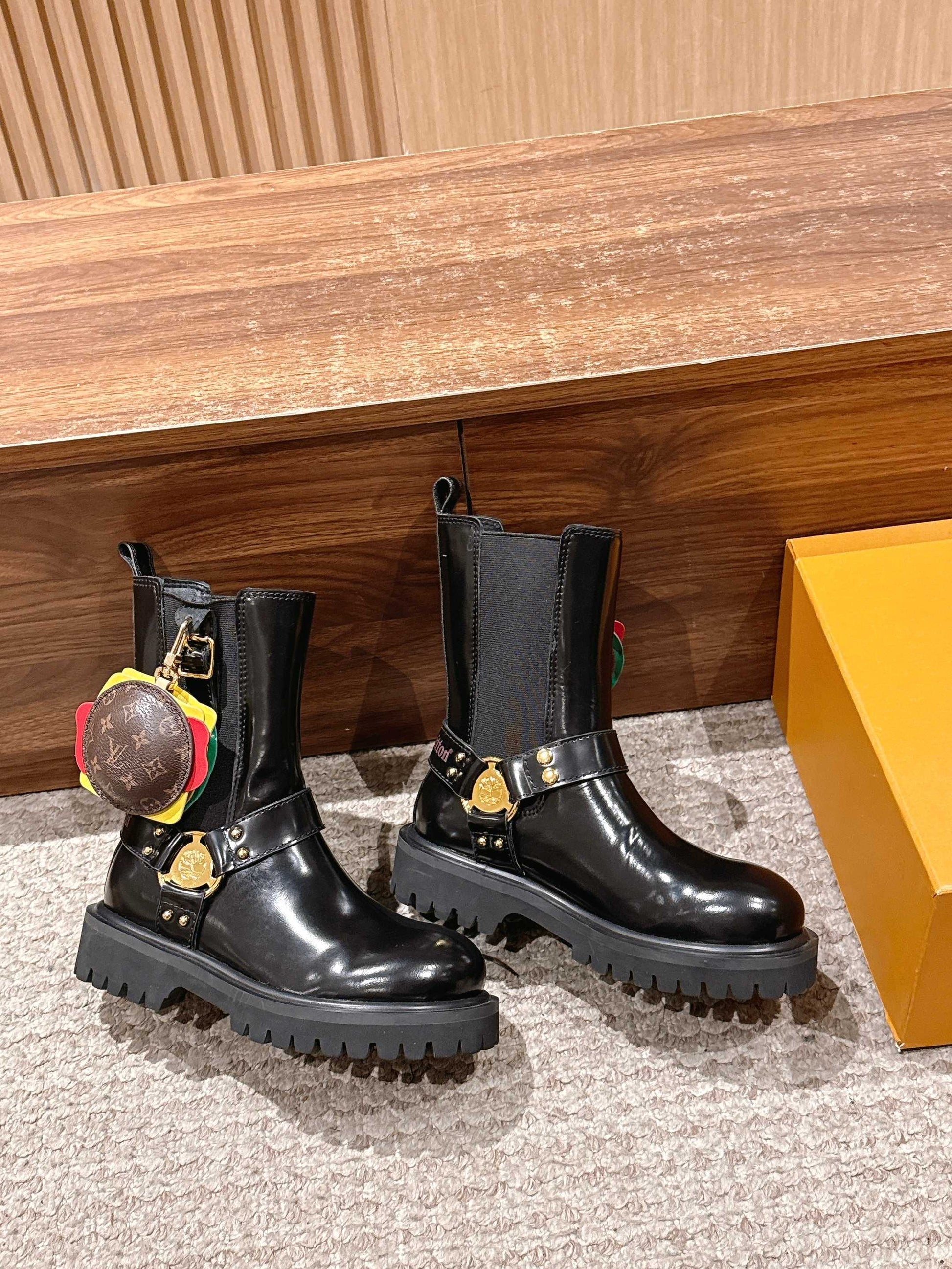 LV * Timberland Short Boots‌ Black 03