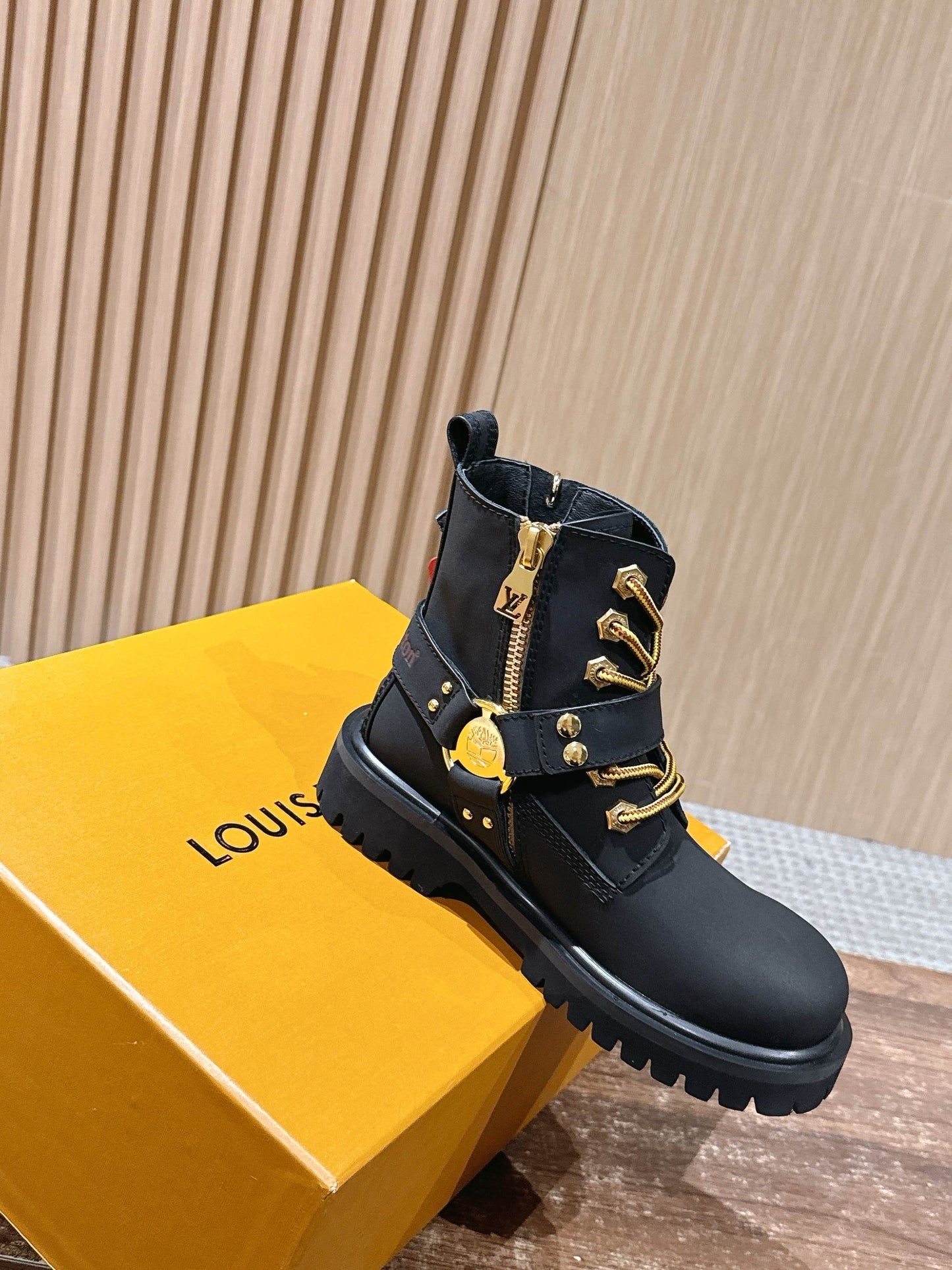 LV * Timberland Short Boots‌ Matte Black 01