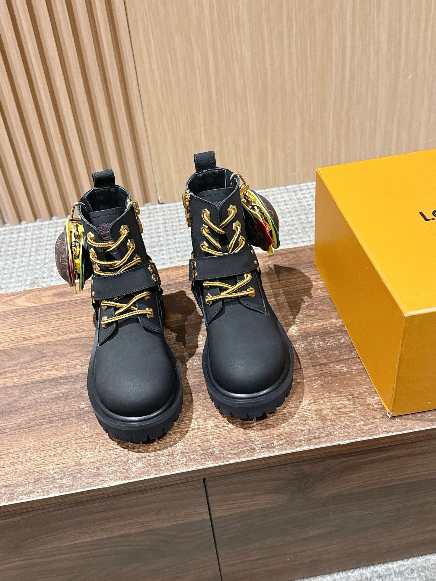 LV * Timberland Short Boots‌ Matte Black 01