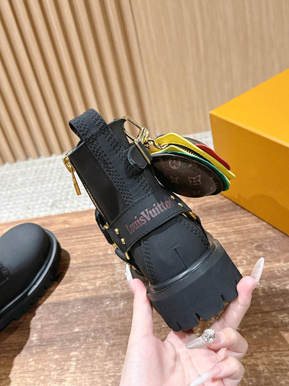 LV * Timberland Short Boots‌ Matte Black 01