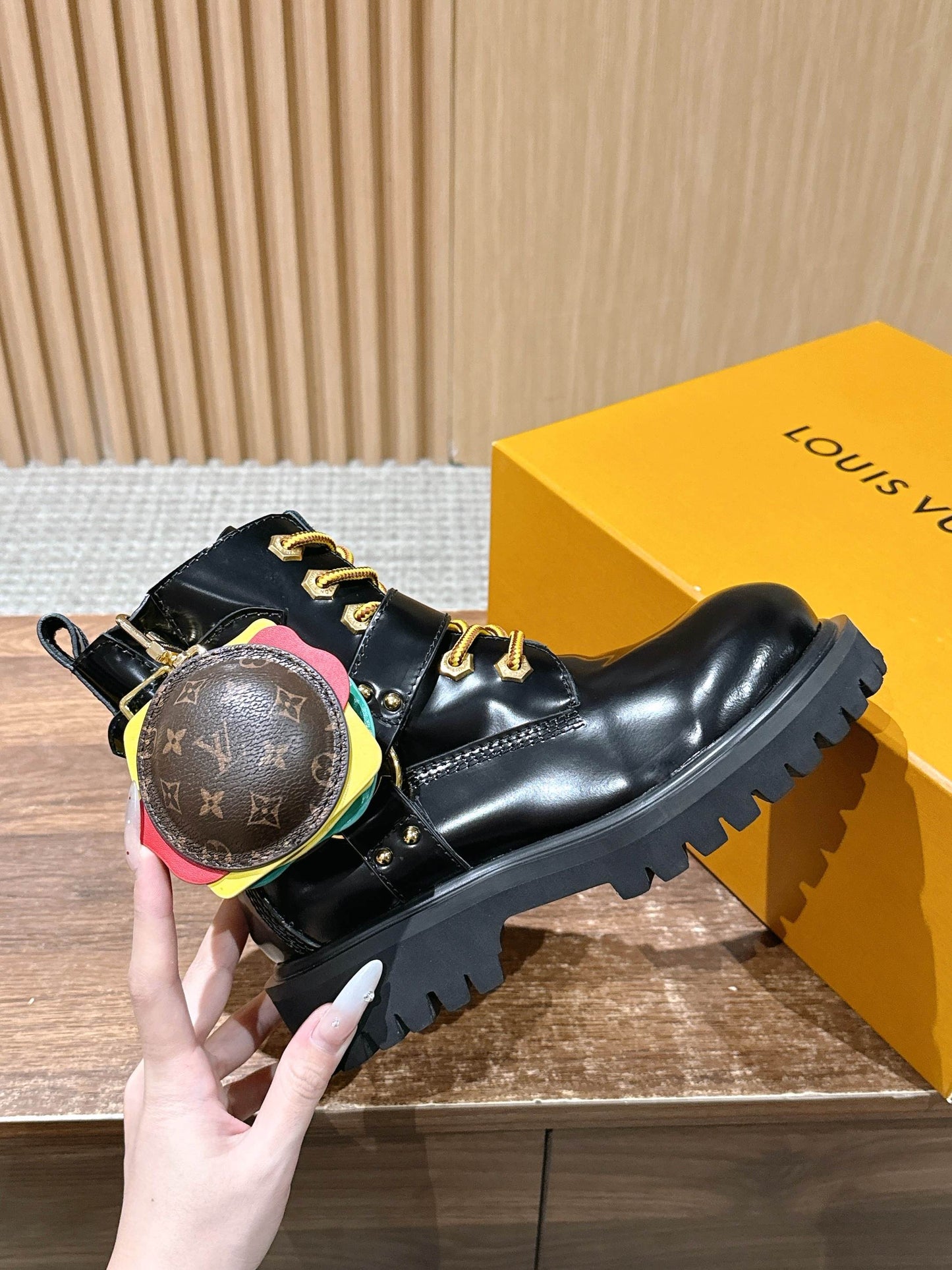 LV * Timberland Short Boots‌ Black 01