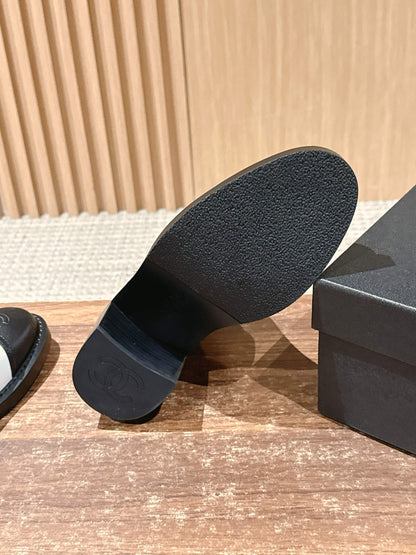 Chanel New Panelled-Chain Block-Heel Ankle Boots, White