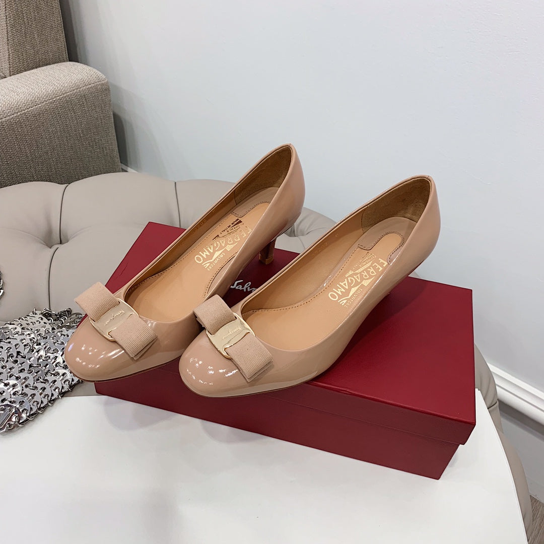 Ferragamo CARLA Stiletto Pumps, Beige