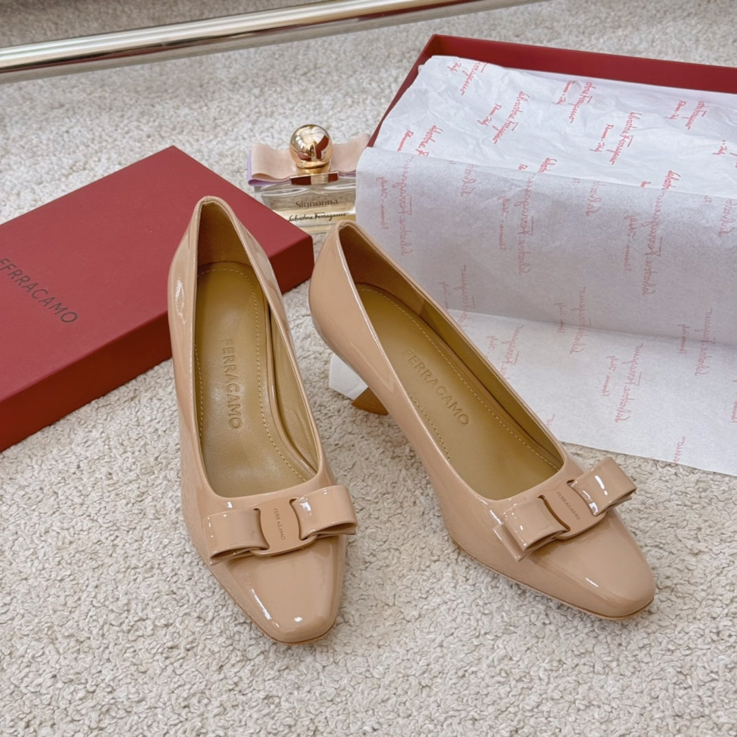 Ferragamo Bow-Detail Kitten-Heel Pumps, Beige