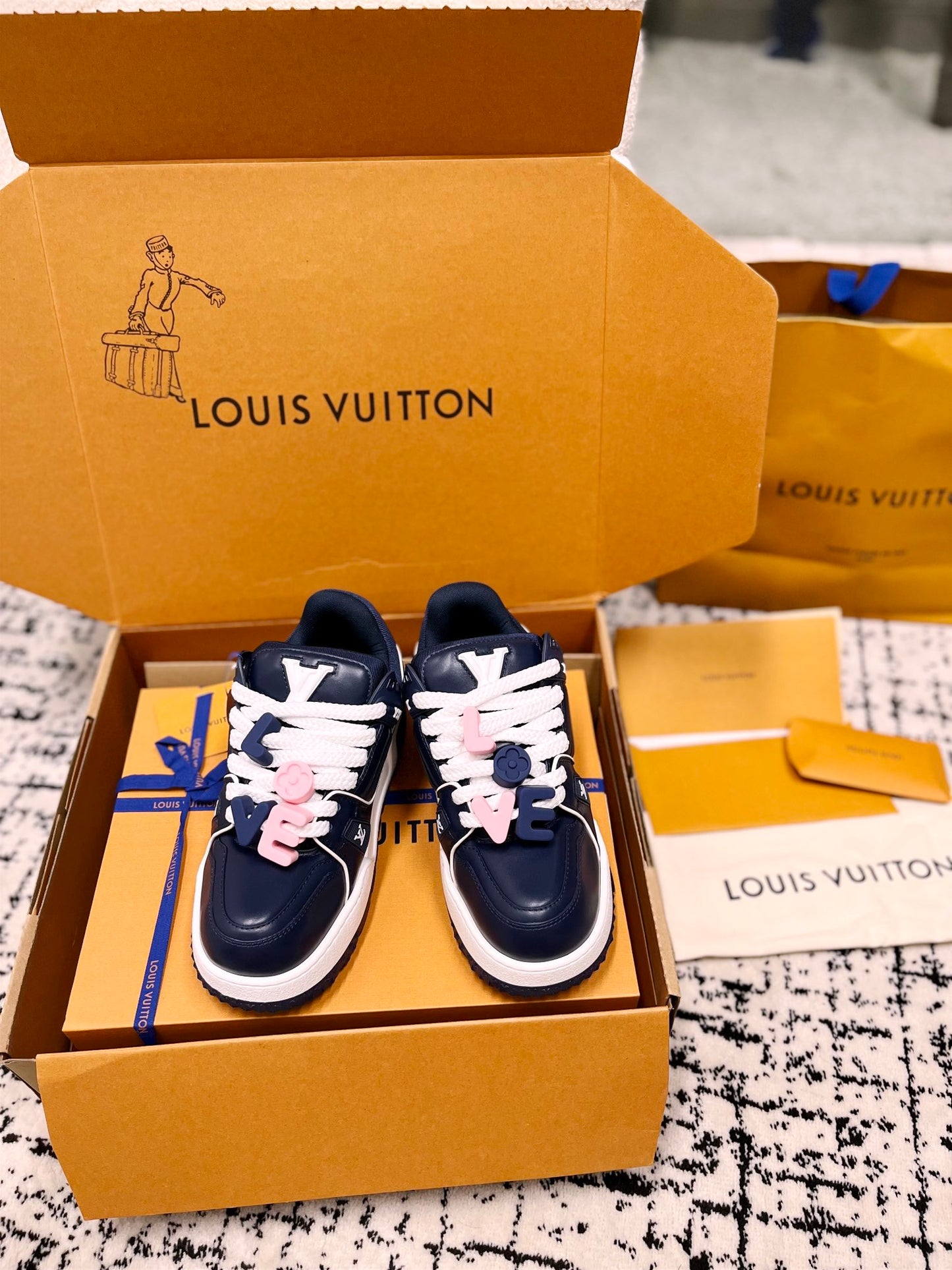 LV Unisex Pudding Skate Sneakers Series 04