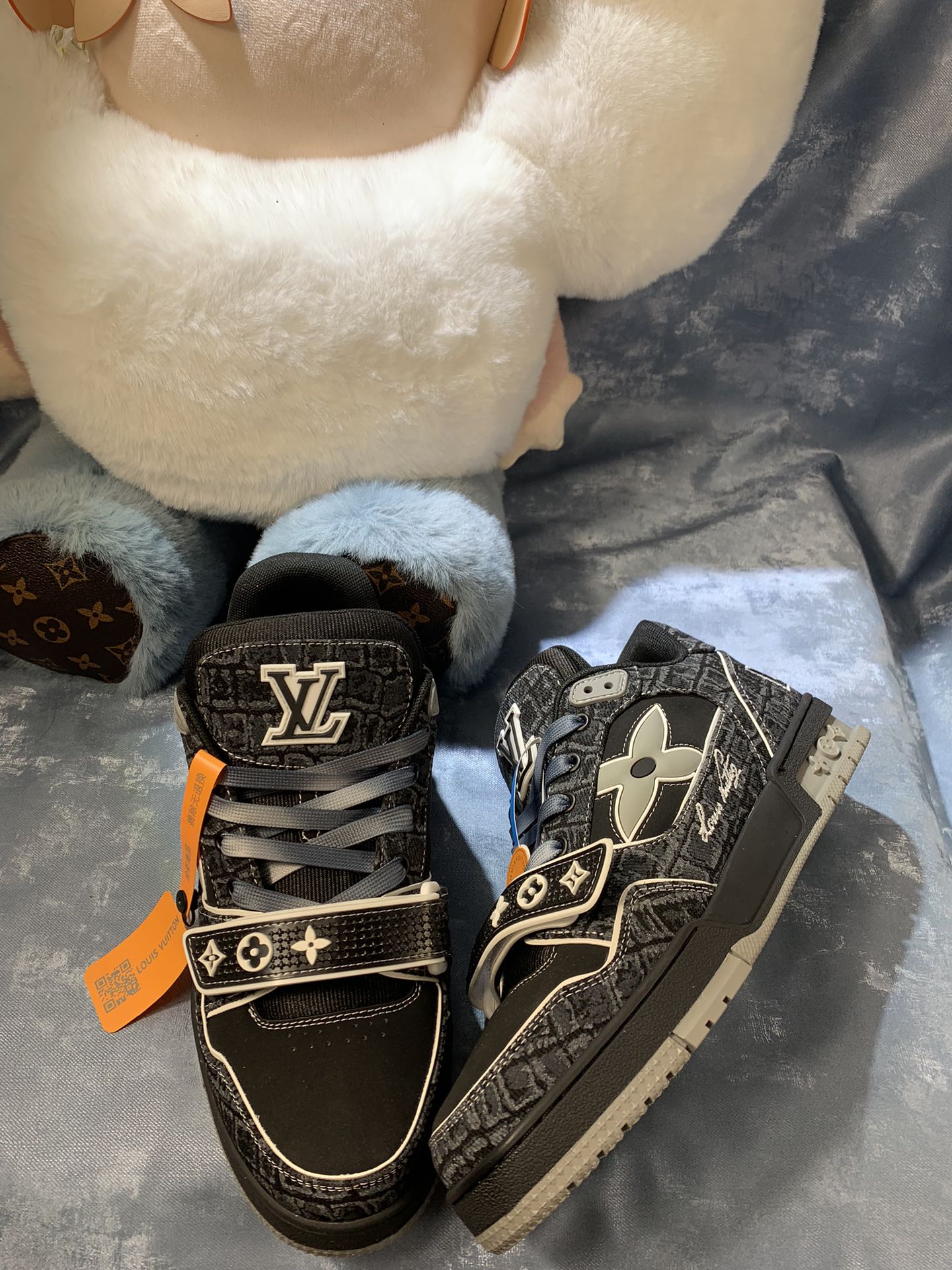 LV Trainer Series 52