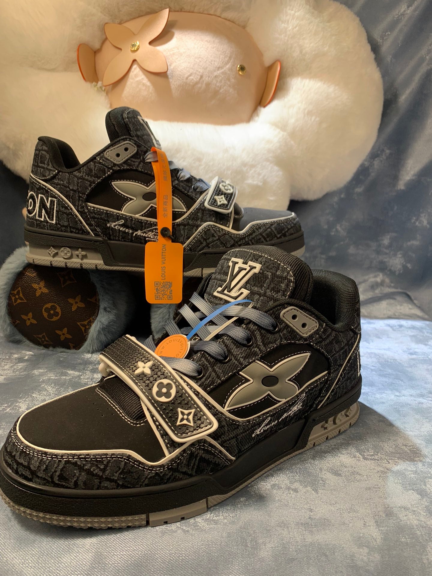 LV Trainer Series 52