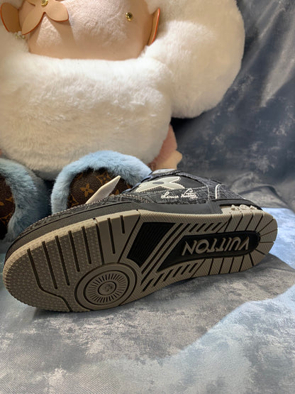 LV Trainer Series 52