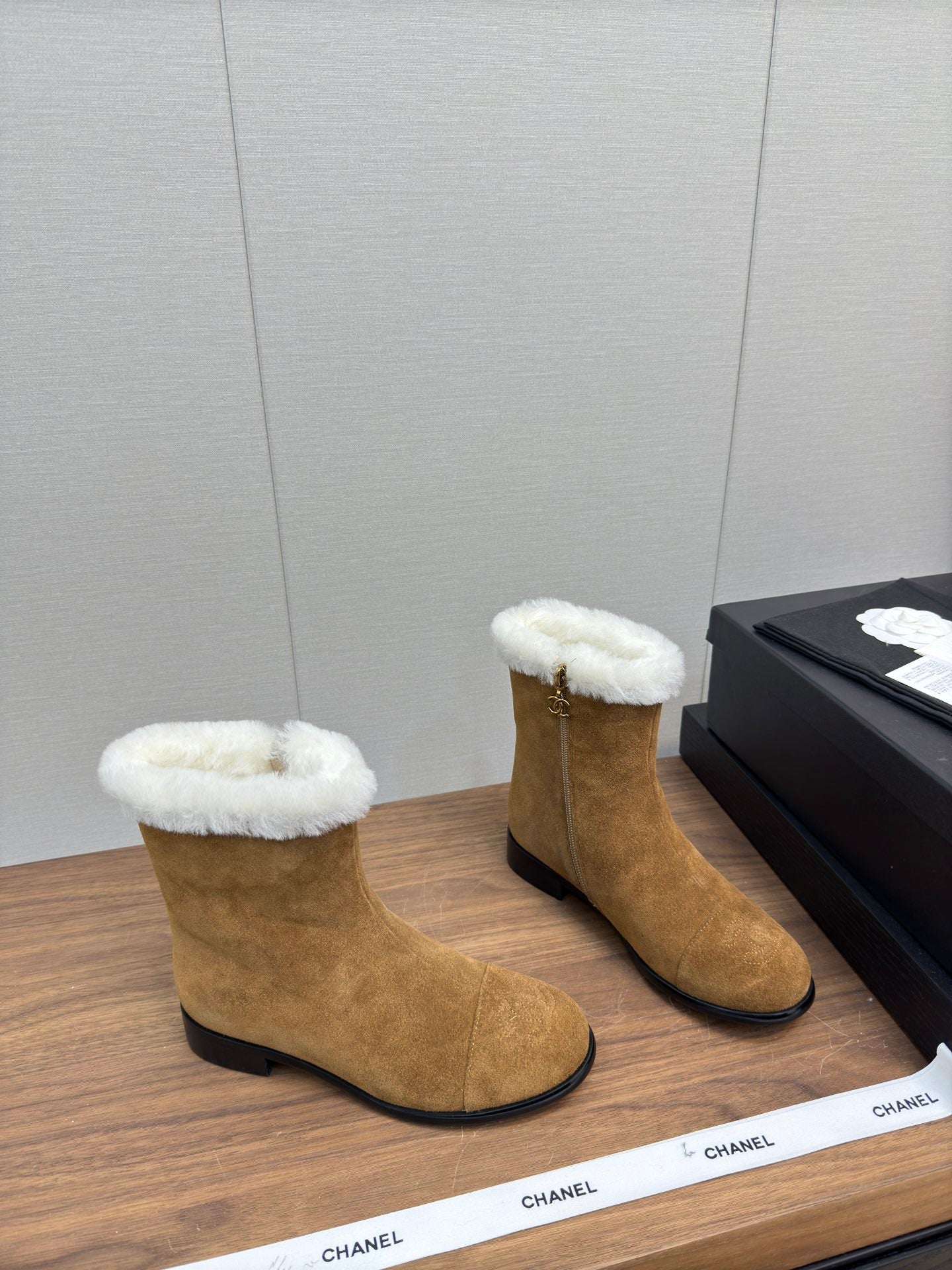 Chanel 24 Fall/Winter New Wool-Lined Snow Boots, Brown