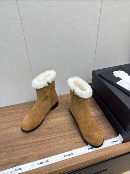 Chanel 24 Fall/Winter New Wool-Lined Snow Boots, Brown