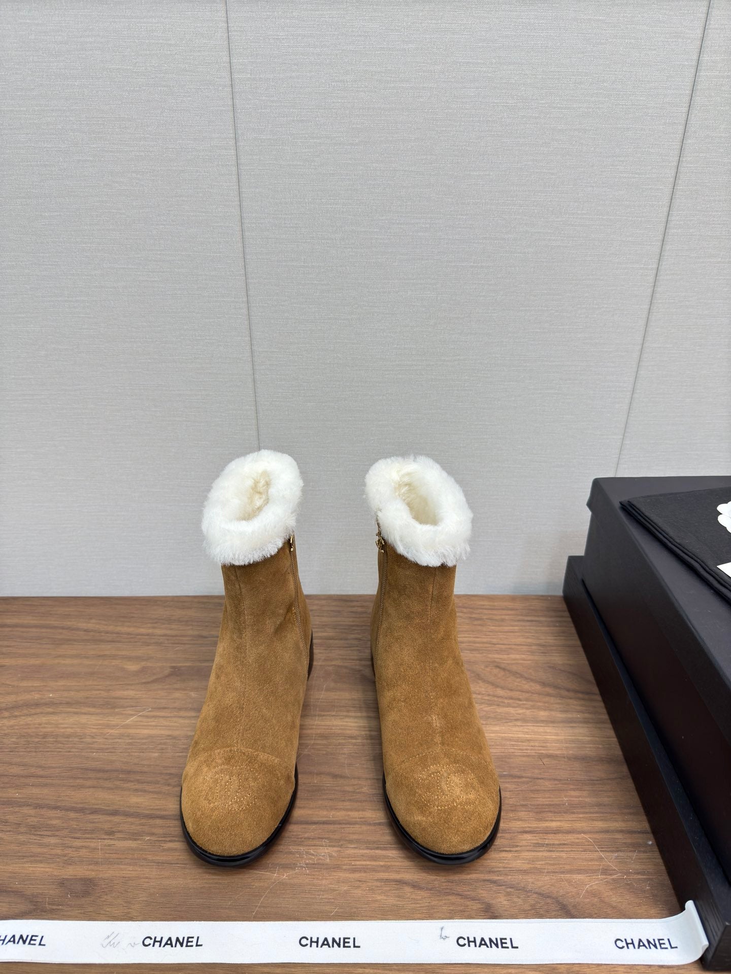 Chanel 24 Fall/Winter New Wool-Lined Snow Boots, Brown