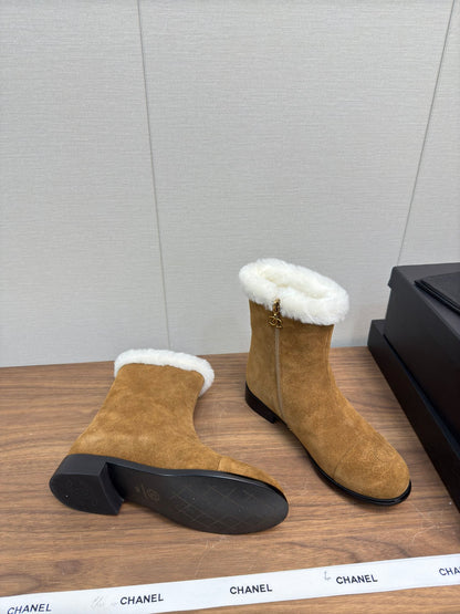 Chanel 24 Fall/Winter New Wool-Lined Snow Boots, Brown