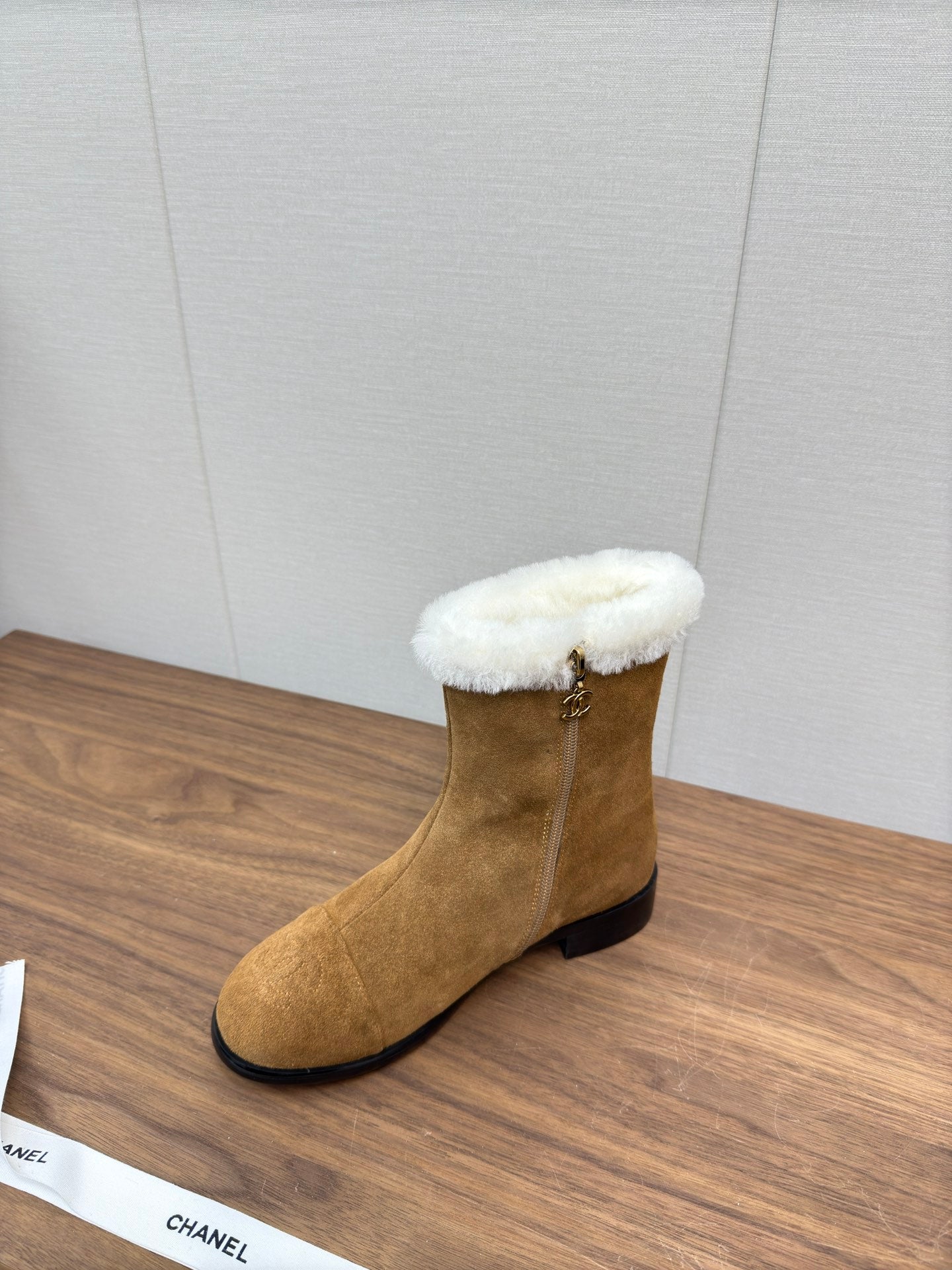 Chanel 24 Fall/Winter New Wool-Lined Snow Boots, Brown