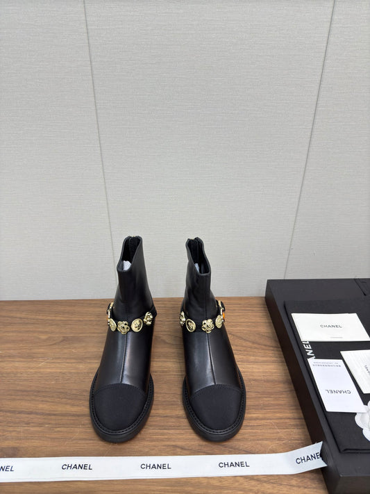 Chanel Fall/Winter New Runway Short Boots, Black