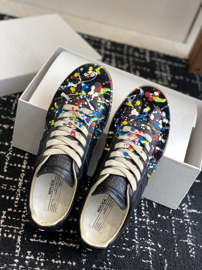 Maison Margiela
Replica Paint low-top Sneakers, Black/multicolour