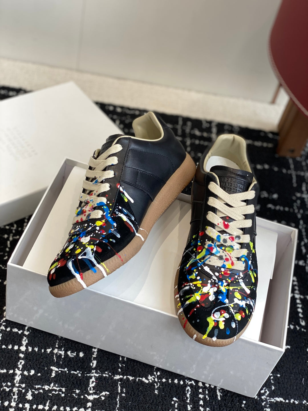 Maison Margiela
Replica Paint low-top Sneakers, Black/multicolour