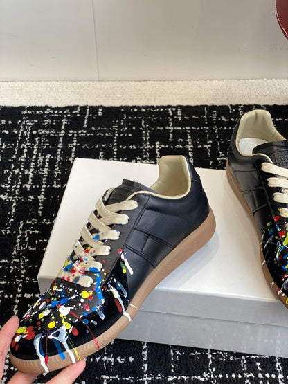 Maison Margiela
Replica Paint low-top Sneakers, Black/multicolour