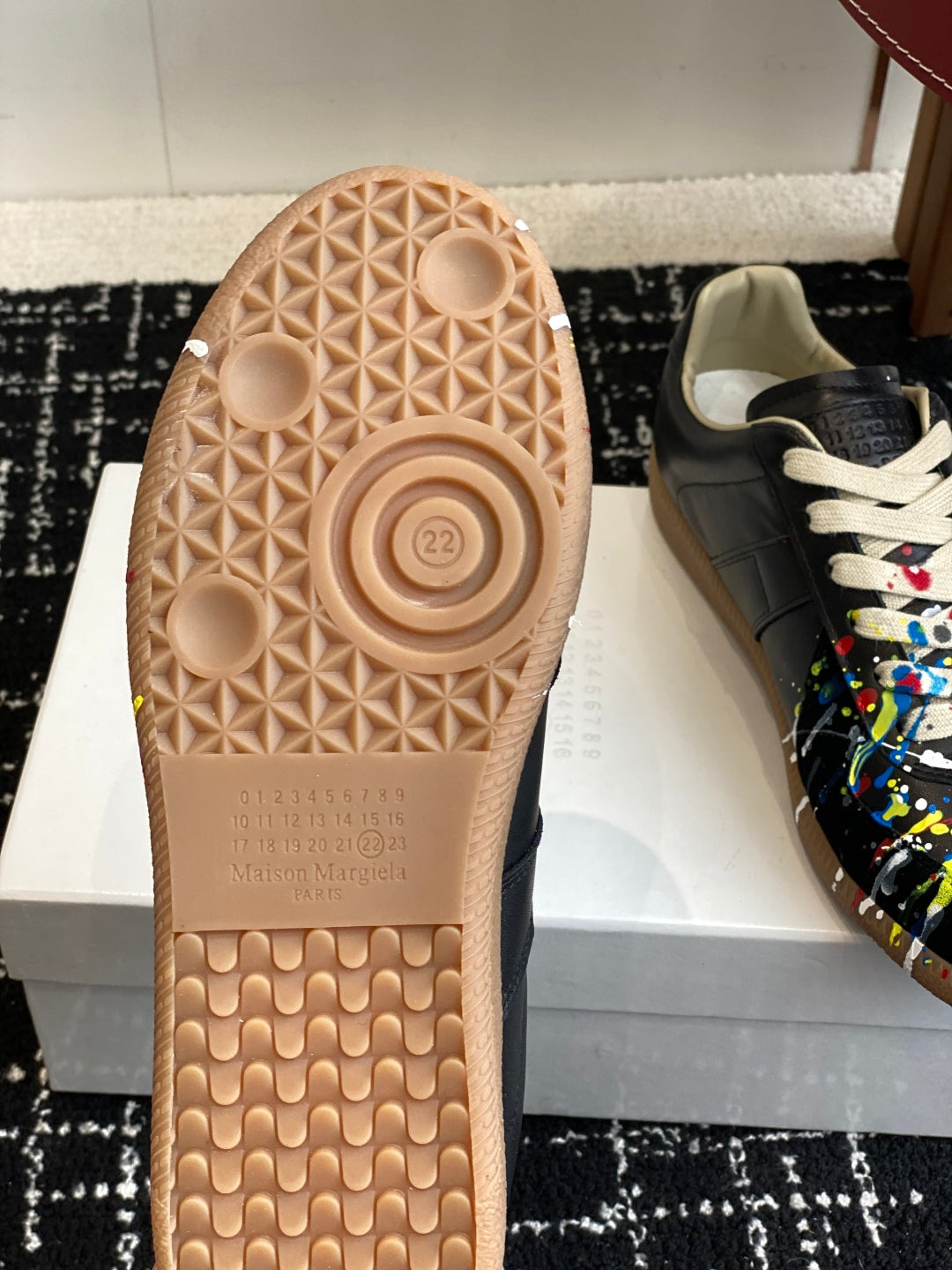 Maison Margiela
Replica Paint low-top Sneakers, Black/multicolour